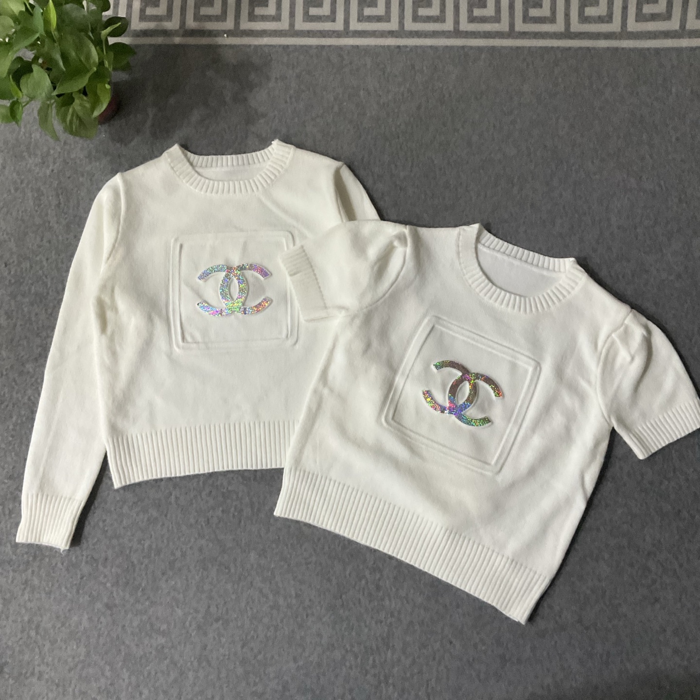 CHANEL雙C亮片針織上衣 高仿精品女款秋冬毛衣|超A仿原單精品圖片 3 CHANEL雙C亮片針織上衣 高仿精品女款秋冬毛衣|歐美奢侈品精品推薦