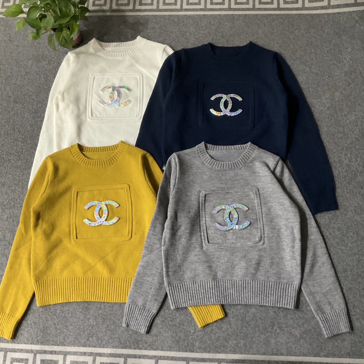 CHANEL雙C亮片針織上衣 高仿精品女款秋冬毛衣|超A仿原單精品圖片 7 CHANEL雙C亮片針織上衣 高仿精品女款秋冬毛衣|歐美奢侈品精品推薦