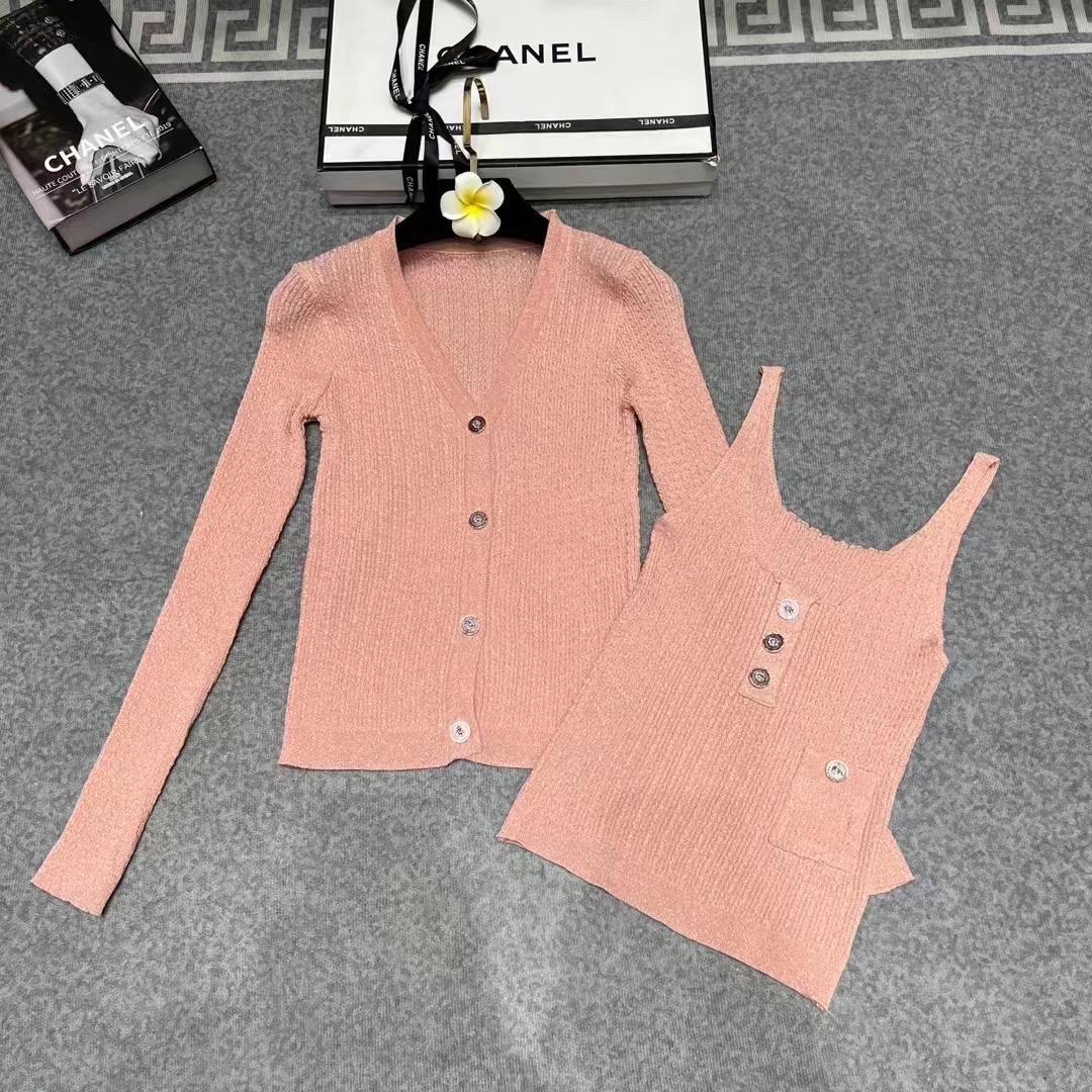 CHANEL針織開衫背心套裝 高仿精品雙件式上衣|超A仿原單精品圖片 6 CHANEL針織開衫背心套裝 高仿精品雙件式上衣|歐美奢侈品精品推薦