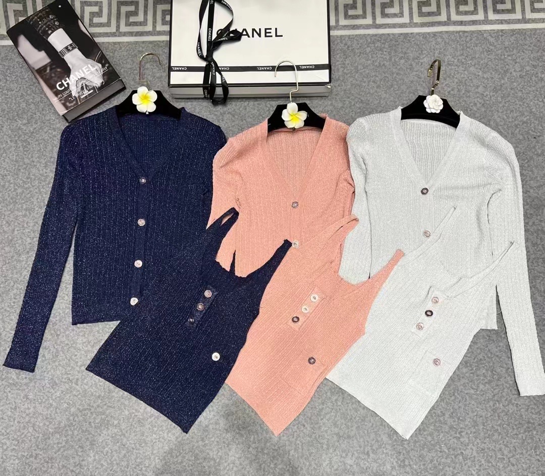 CHANEL針織開衫背心套裝 高仿精品雙件式上衣|超A仿原單精品圖片 7 CHANEL針織開衫背心套裝 高仿精品雙件式上衣|歐美奢侈品精品推薦