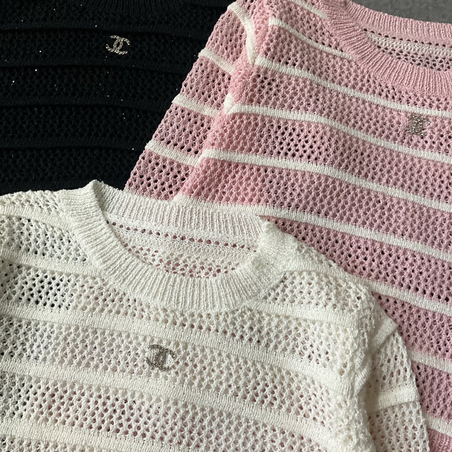 CHANEL鏤空條紋針織上衣 高仿精品長袖女款|超A仿原單精品圖片 10 CHANEL鏤空條紋針織上衣 高仿精品長袖女款|歐美奢侈品精品推薦