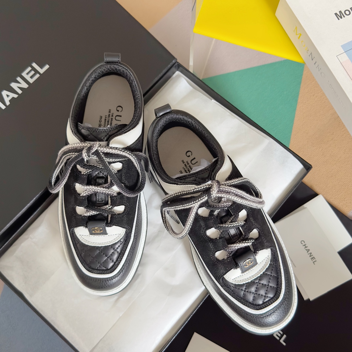 Chanel 一比一黑白拼色運動鞋 女士百搭設計 時尚小香風厚底休閒鞋｜歐美奢侈品精品推薦