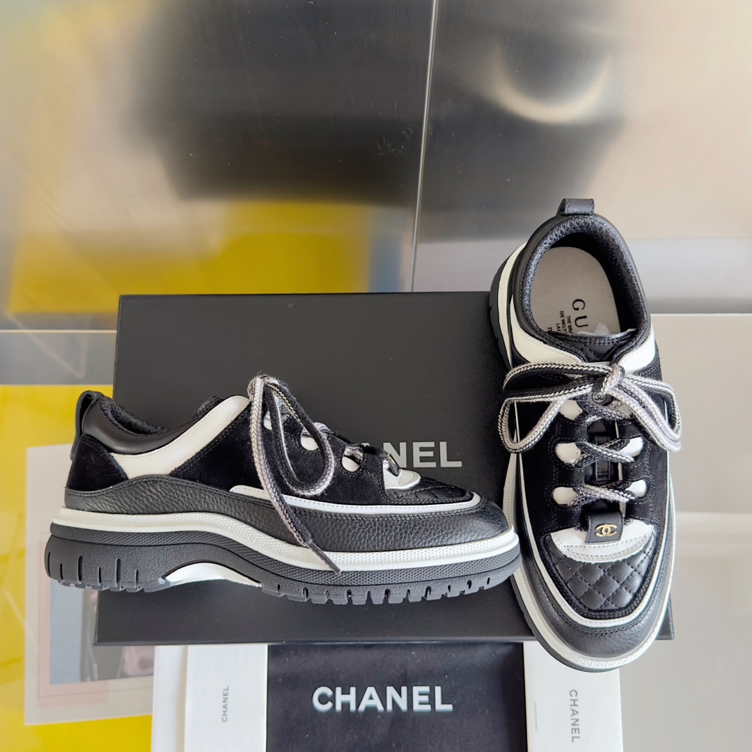 Chanel 一比一黑白拼色運動鞋 女士百搭設計 時尚小香風厚底休閒鞋｜歐美奢侈品精品推薦