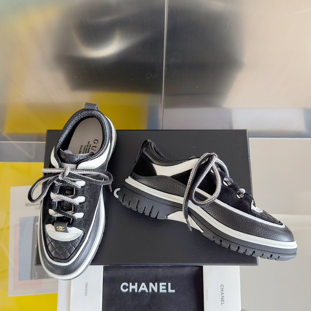 Chanel 一比一黑白拼色運動鞋 女士百搭設計 時尚小香風厚底休閒鞋｜歐美奢侈品精品推薦