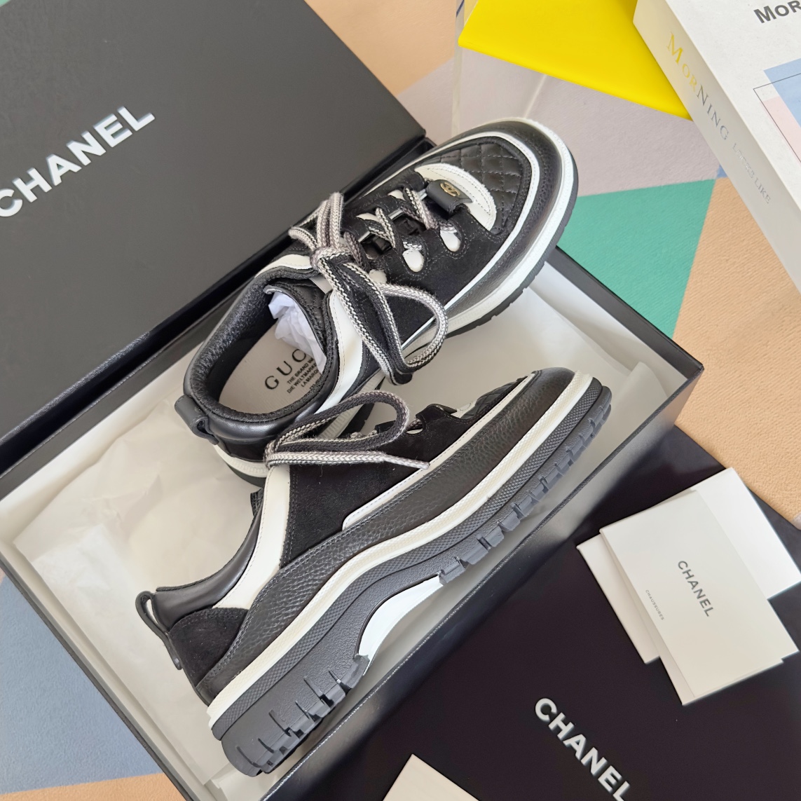 Chanel 一比一黑白拼色運動鞋 女士百搭設計 時尚小香風厚底休閒鞋｜歐美奢侈品精品推薦