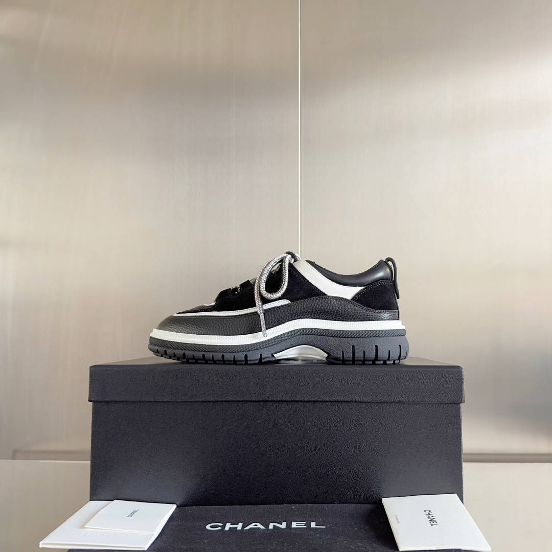 Chanel 一比一黑白拼色運動鞋 女士百搭設計 時尚小香風厚底休閒鞋｜歐美奢侈品精品推薦