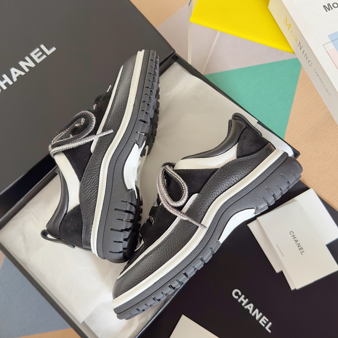 Chanel 一比一黑白拼色運動鞋 女士百搭設計 時尚小香風厚底休閒鞋｜歐美奢侈品精品推薦