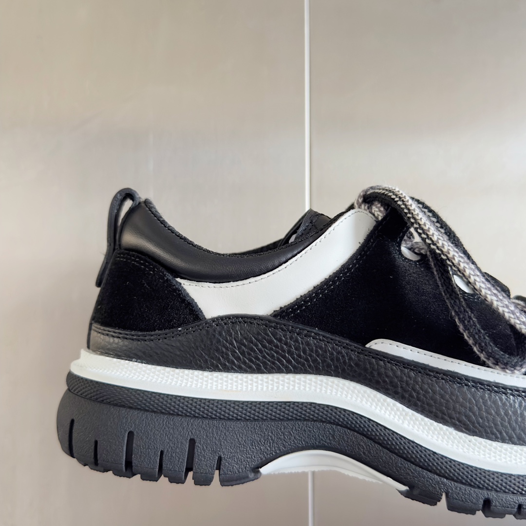 Chanel 一比一黑白拼色運動鞋 女士百搭設計 時尚小香風厚底休閒鞋｜歐美奢侈品精品推薦