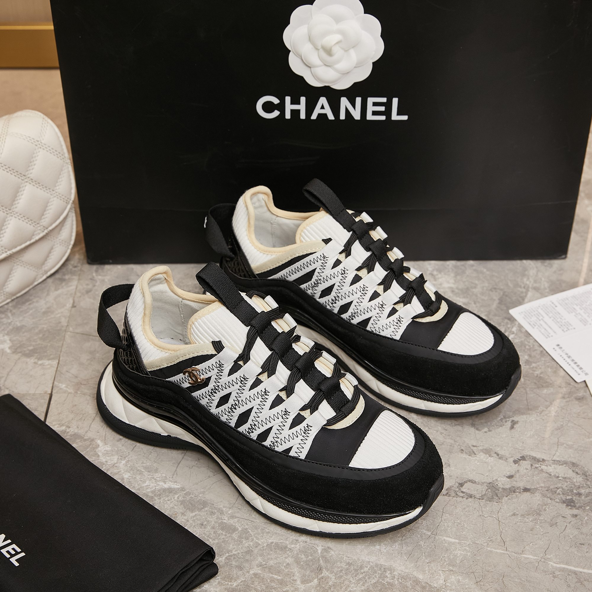 Chanel A貨黑白拼接厚底運動鞋 女士時尚百搭舒適潮鞋 新品設計款|超A仿原單精品圖片 3 Chanel A貨黑白拼接厚底運動鞋 女士時尚百搭舒適潮鞋 新品設計款|歐美奢侈品精品推薦