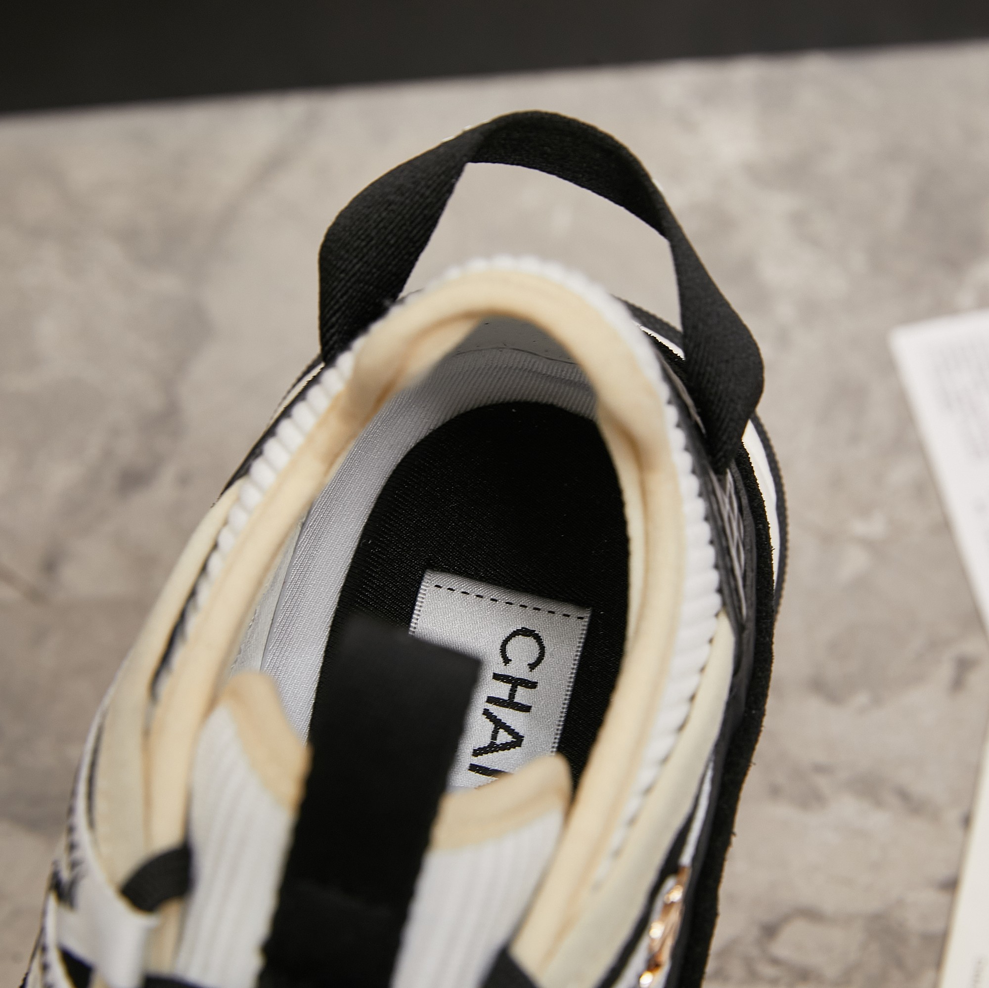 Chanel A貨黑白拼接厚底運動鞋 女士時尚百搭舒適潮鞋 新品設計款｜歐美奢侈品精品推薦