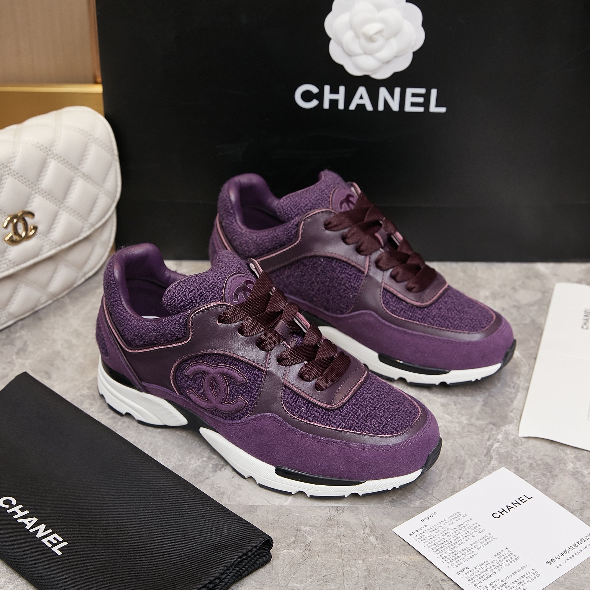 Chanel 高仿紫色麂皮拼布運動鞋 女士休閒百搭鞋款 時尚精品設計｜歐美奢侈品精品推薦