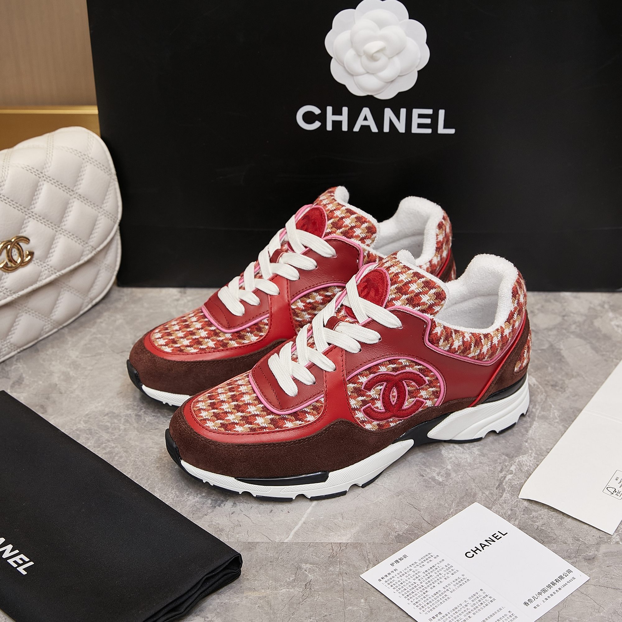 Chanel 一比一紅色千鳥格拼皮運動鞋 女士時尚潮鞋 秋冬限定款｜歐美奢侈品精品推薦