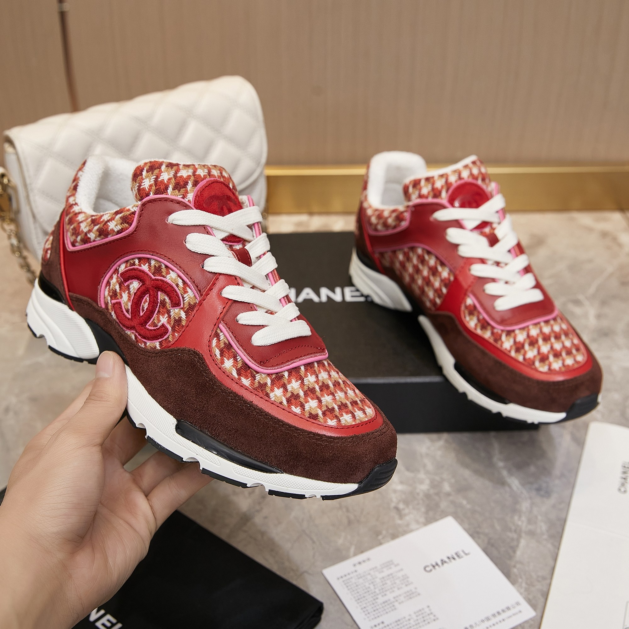 Chanel 一比一紅色千鳥格拼皮運動鞋 女士時尚潮鞋 秋冬限定款｜歐美奢侈品精品推薦