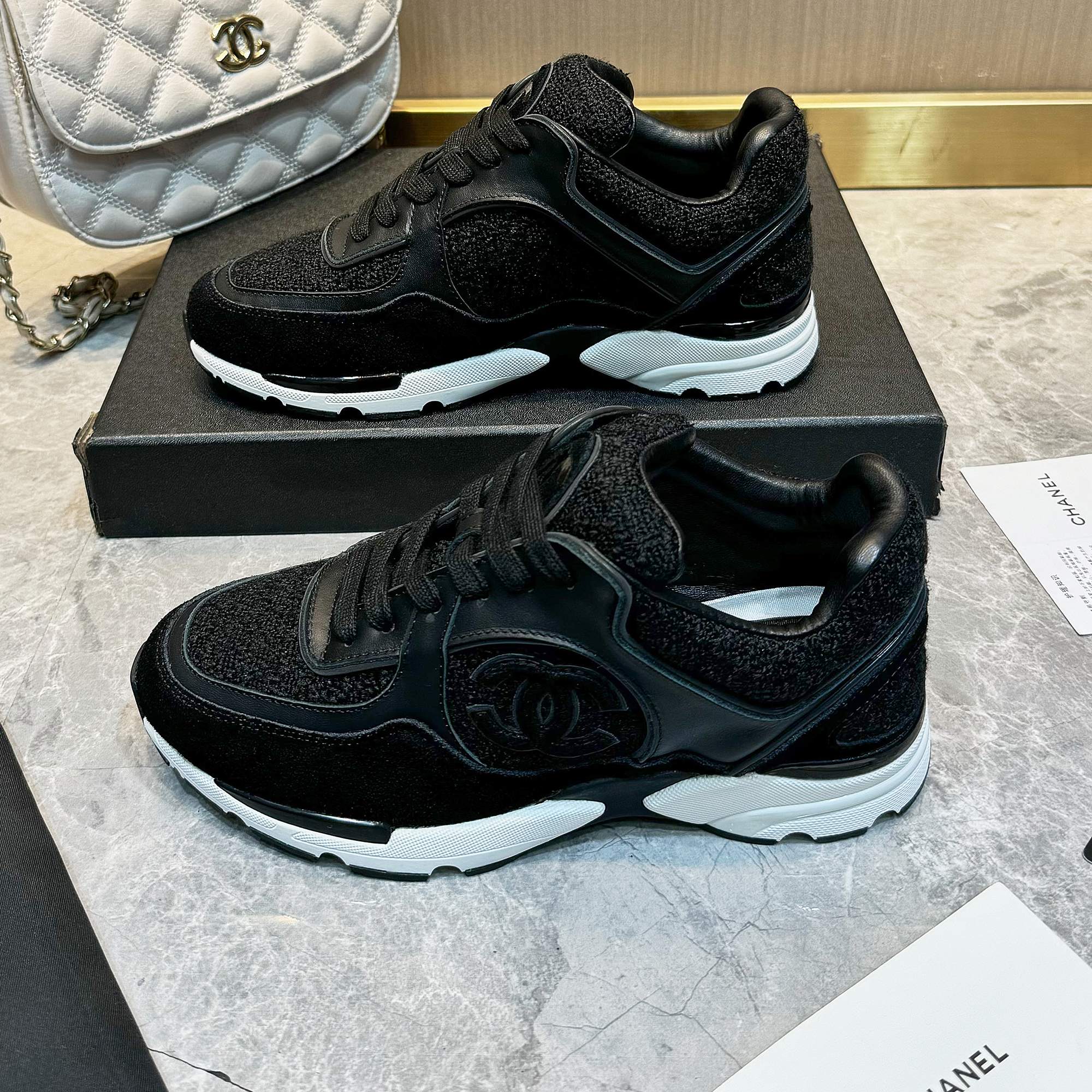 Chanel 原單黑色皮革運動鞋 女士經典跑鞋風格 精品時尚百搭款|超A仿原單精品圖片 12 Chanel 原單黑色皮革運動鞋 女士經典跑鞋風格 精品時尚百搭款|歐美奢侈品精品推薦