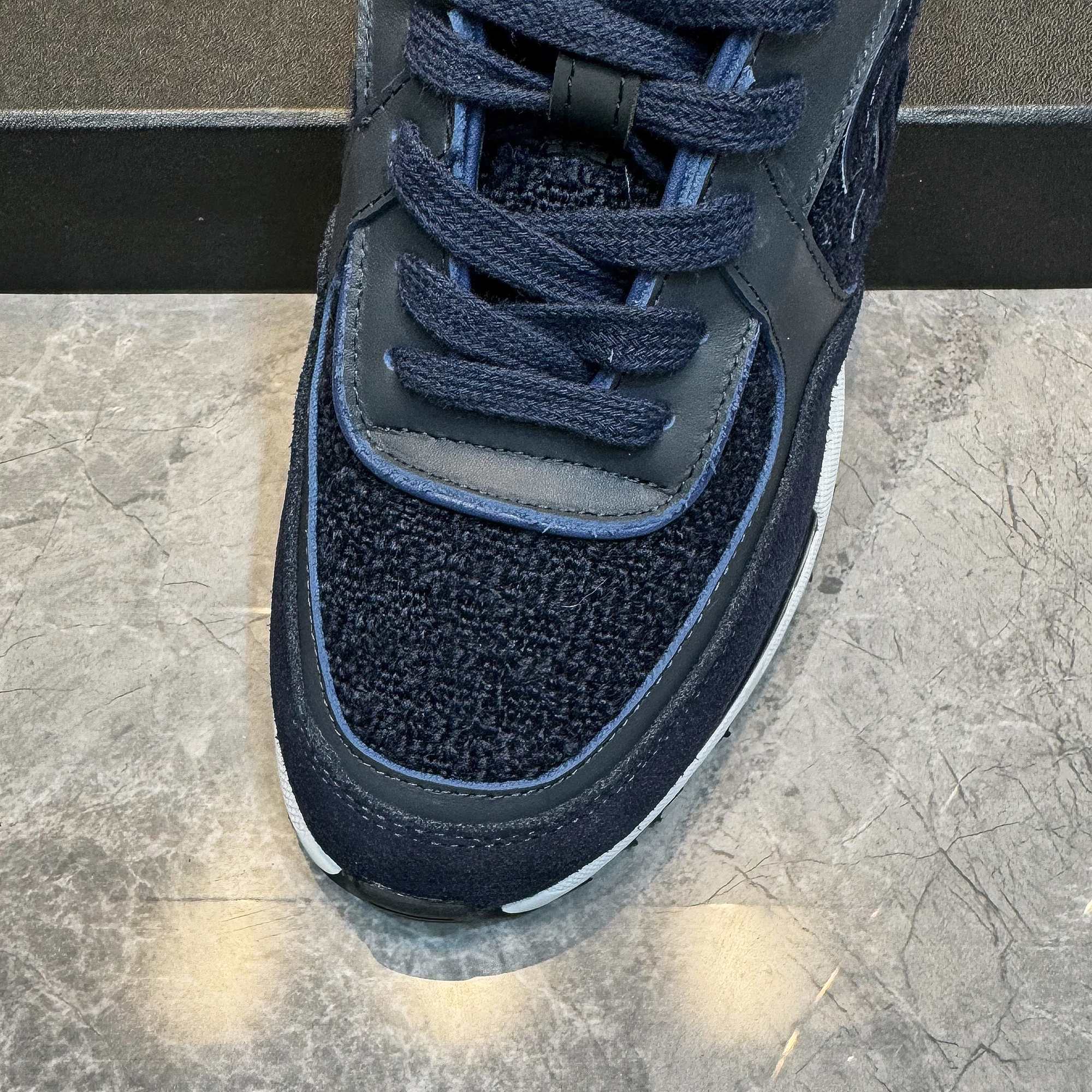 Chanel A貨藍黑拼皮運動鞋 女士潮流跑鞋 精品百搭新款設計|超A仿原單精品圖片 9 Chanel A貨藍黑拼皮運動鞋 女士潮流跑鞋 精品百搭新款設計|歐美奢侈品精品推薦