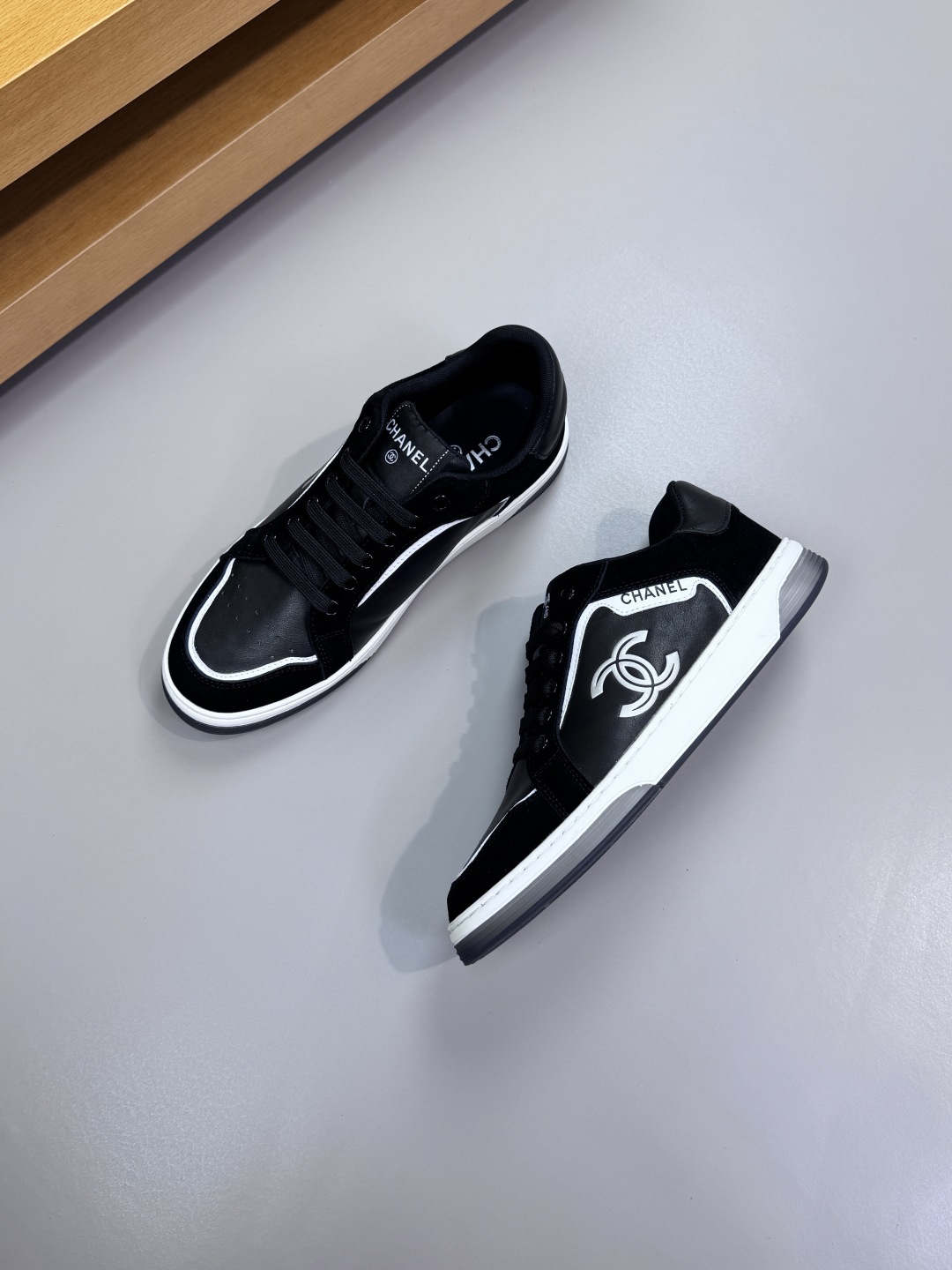 Chanel 原單黑白拼皮運動鞋 女士時尚休閒鞋 新款百搭鞋｜歐美奢侈品精品推薦