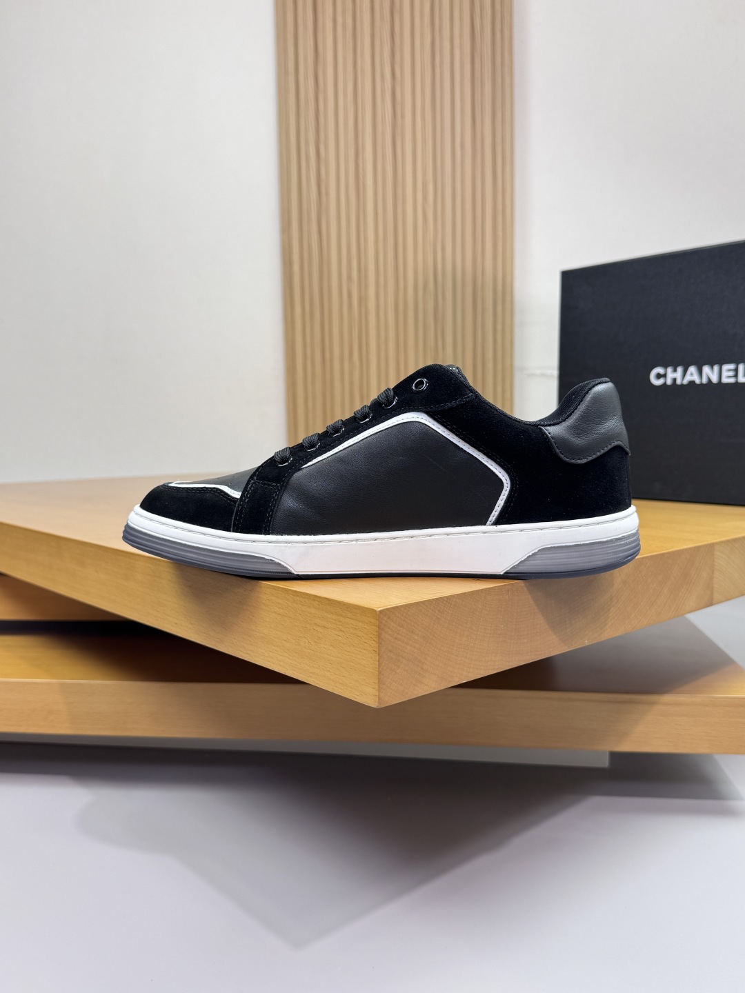 Chanel 原單黑白拼皮運動鞋 女士時尚休閒鞋 新款百搭鞋｜歐美奢侈品精品推薦