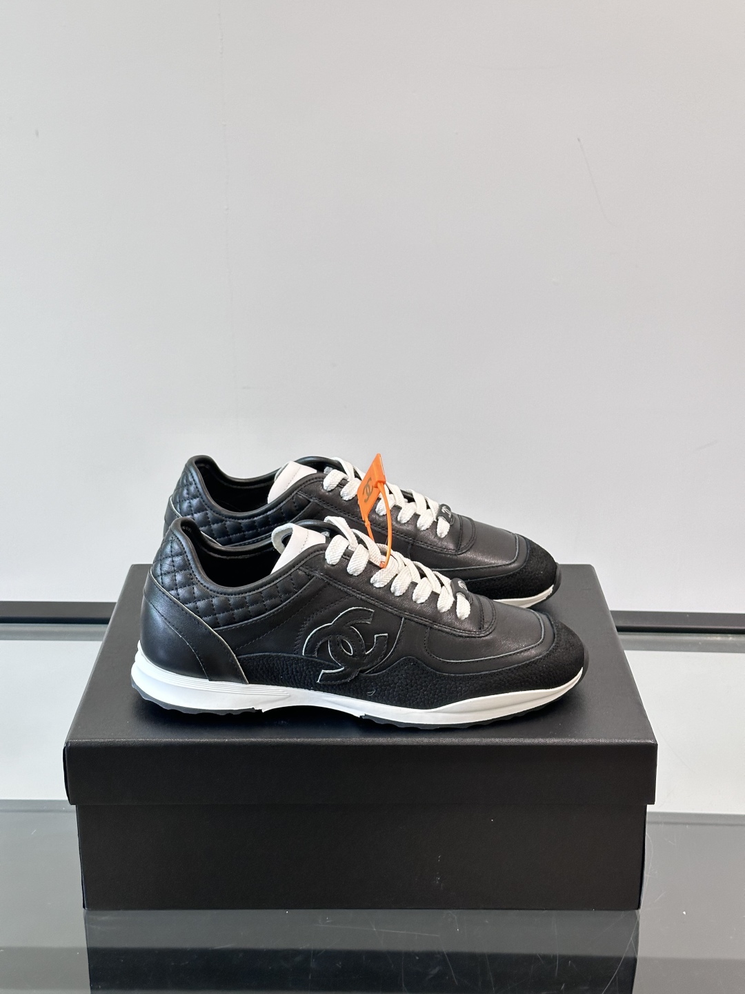Chanel 頂級原單黑色皮革運動鞋 女士復古百搭休閒鞋｜歐美奢侈品精品推薦