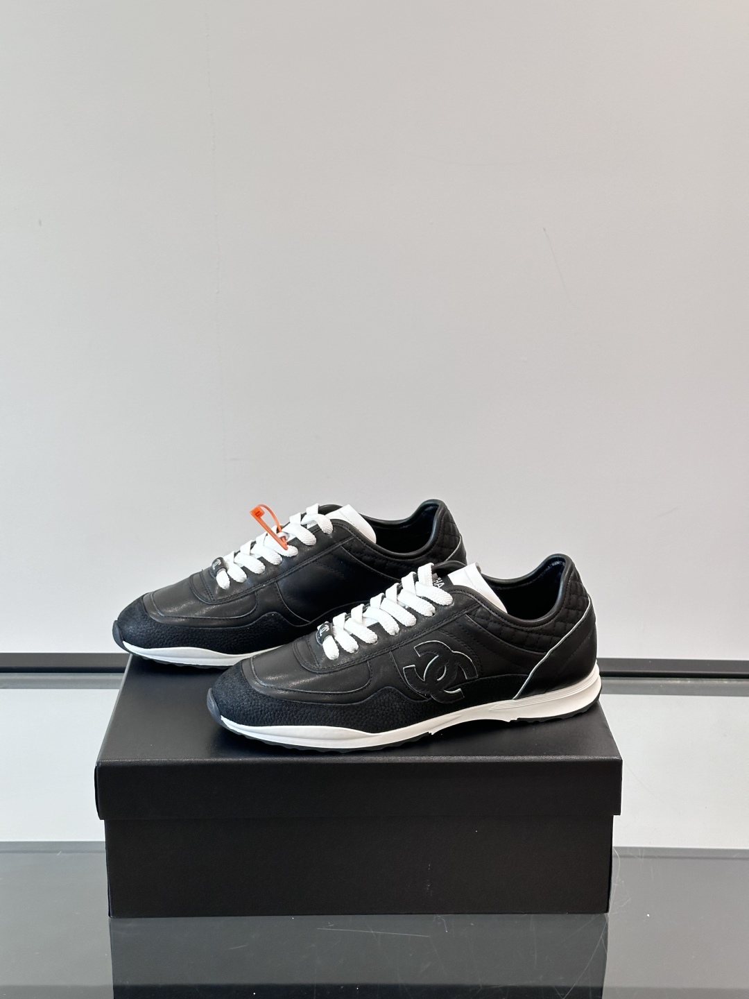 Chanel 頂級原單黑色皮革運動鞋 女士復古百搭休閒鞋|超A仿原單精品圖片 14 Chanel 頂級原單黑色皮革運動鞋 女士復古百搭休閒鞋|歐美奢侈品精品推薦