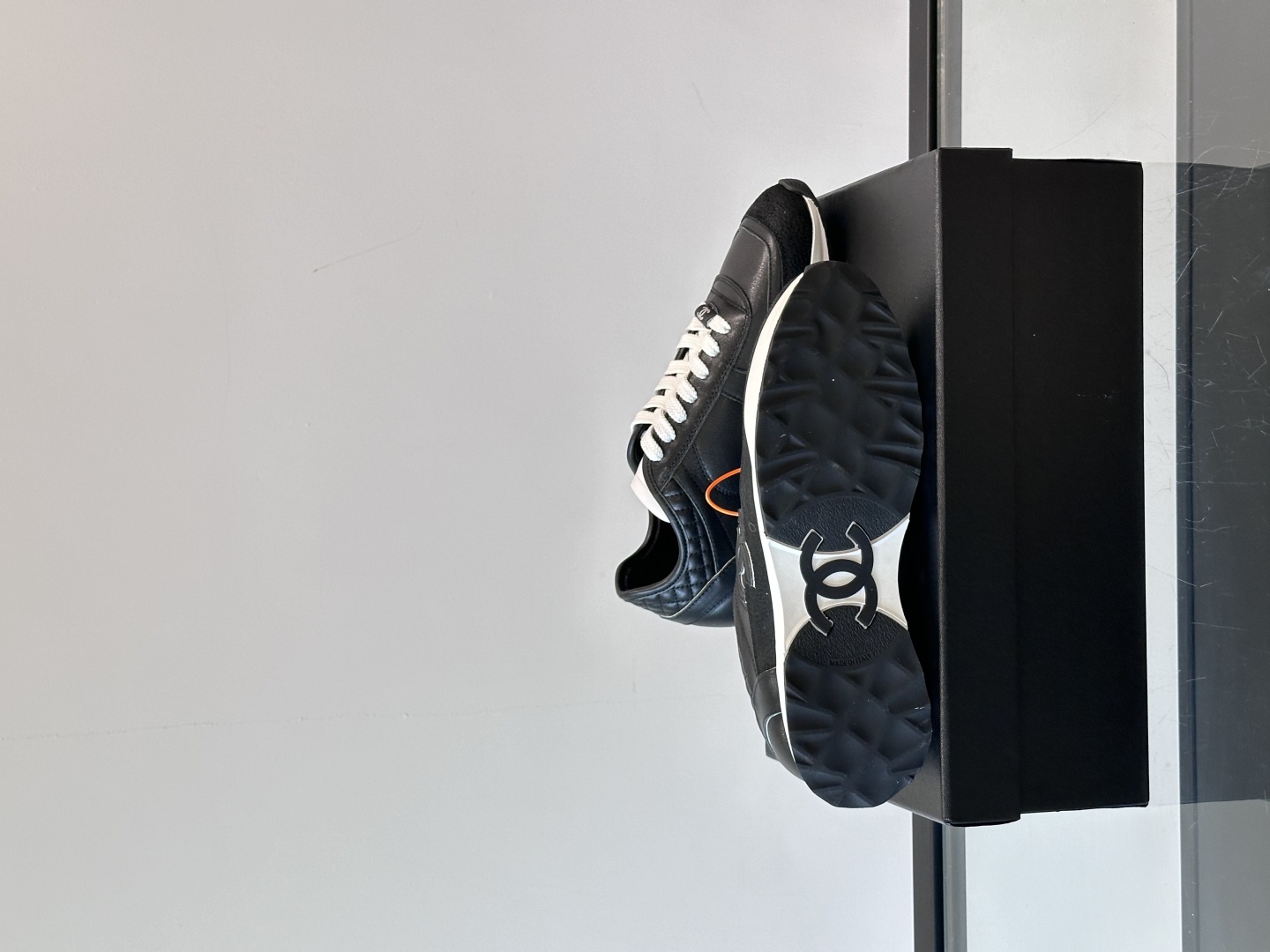 Chanel 頂級原單黑色皮革運動鞋 女士復古百搭休閒鞋｜歐美奢侈品精品推薦