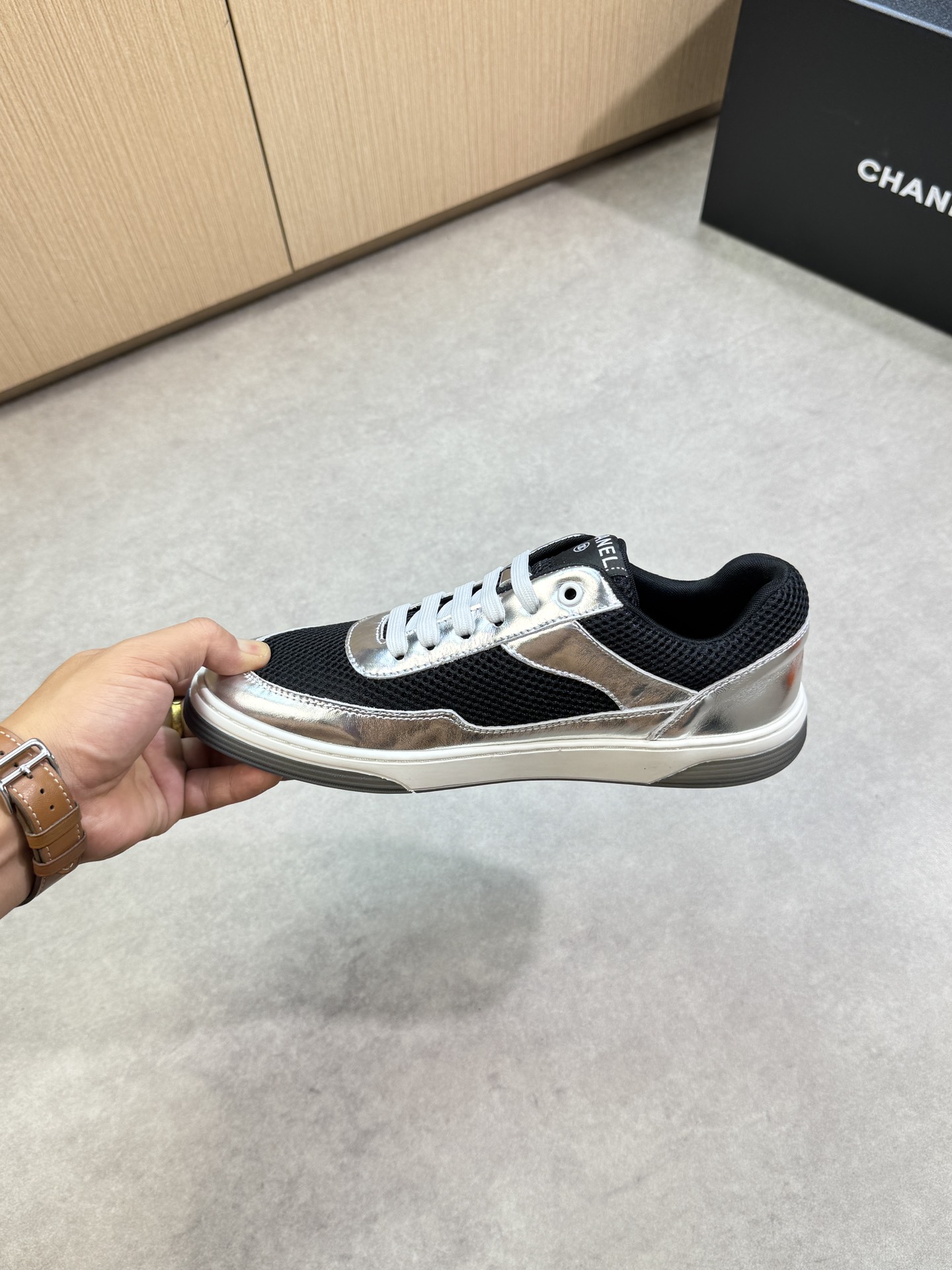 Chanel 原單銀黑拼色運動鞋 女士時尚厚底休閒鞋 2025新款｜歐美奢侈品精品推薦