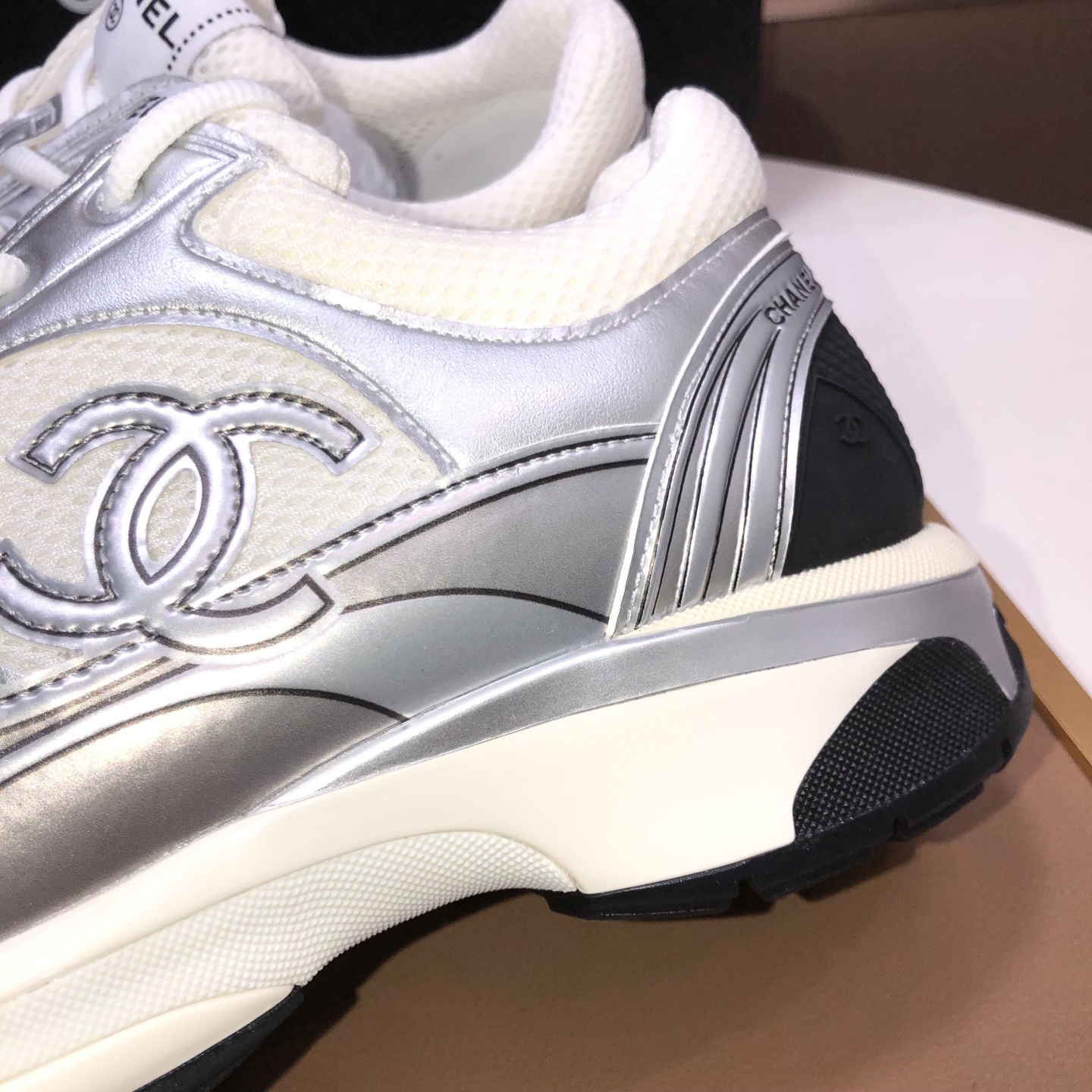 Chanel 原廠品質銀白拼接厚底運動鞋 女士休閒鞋 奢華時尚款｜歐美奢侈品精品推薦