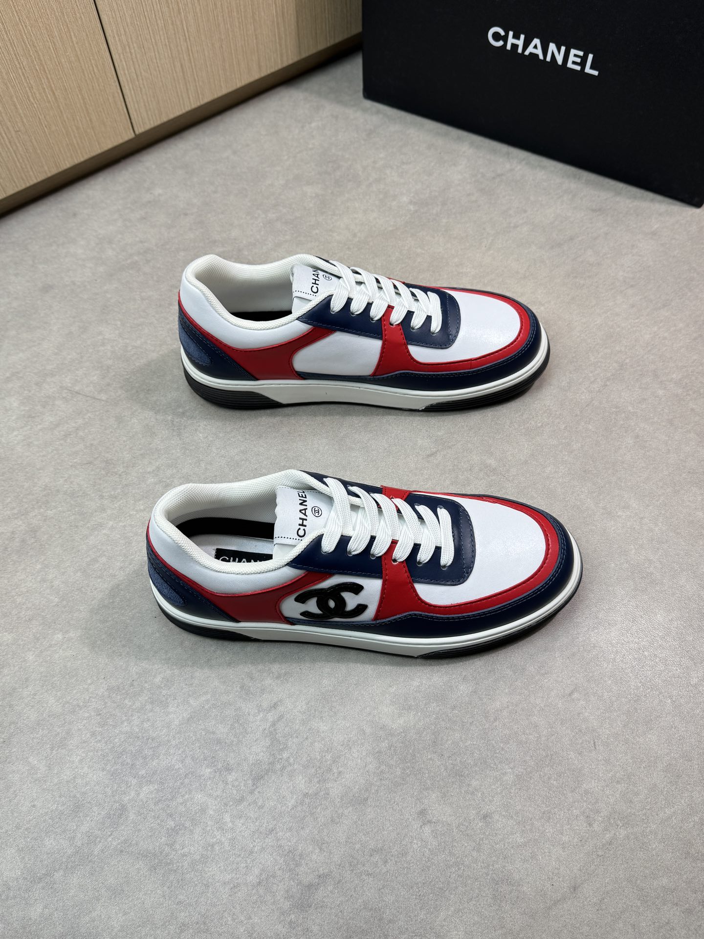 Chanel 一比一紅藍白拼接運動鞋 女士時尚百搭休閒鞋｜歐美奢侈品精品推薦