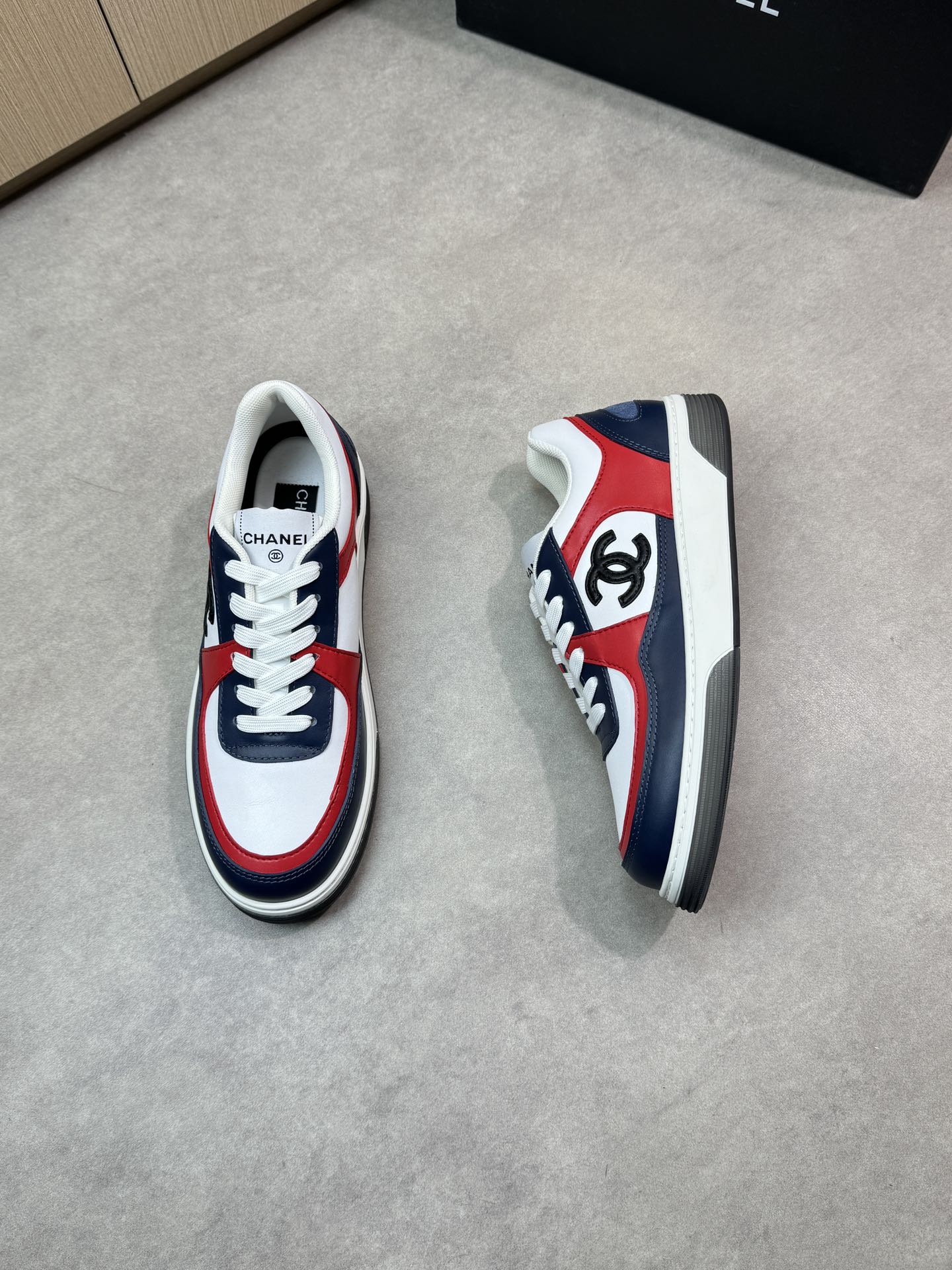 Chanel 一比一紅藍白拼接運動鞋 女士時尚百搭休閒鞋｜歐美奢侈品精品推薦