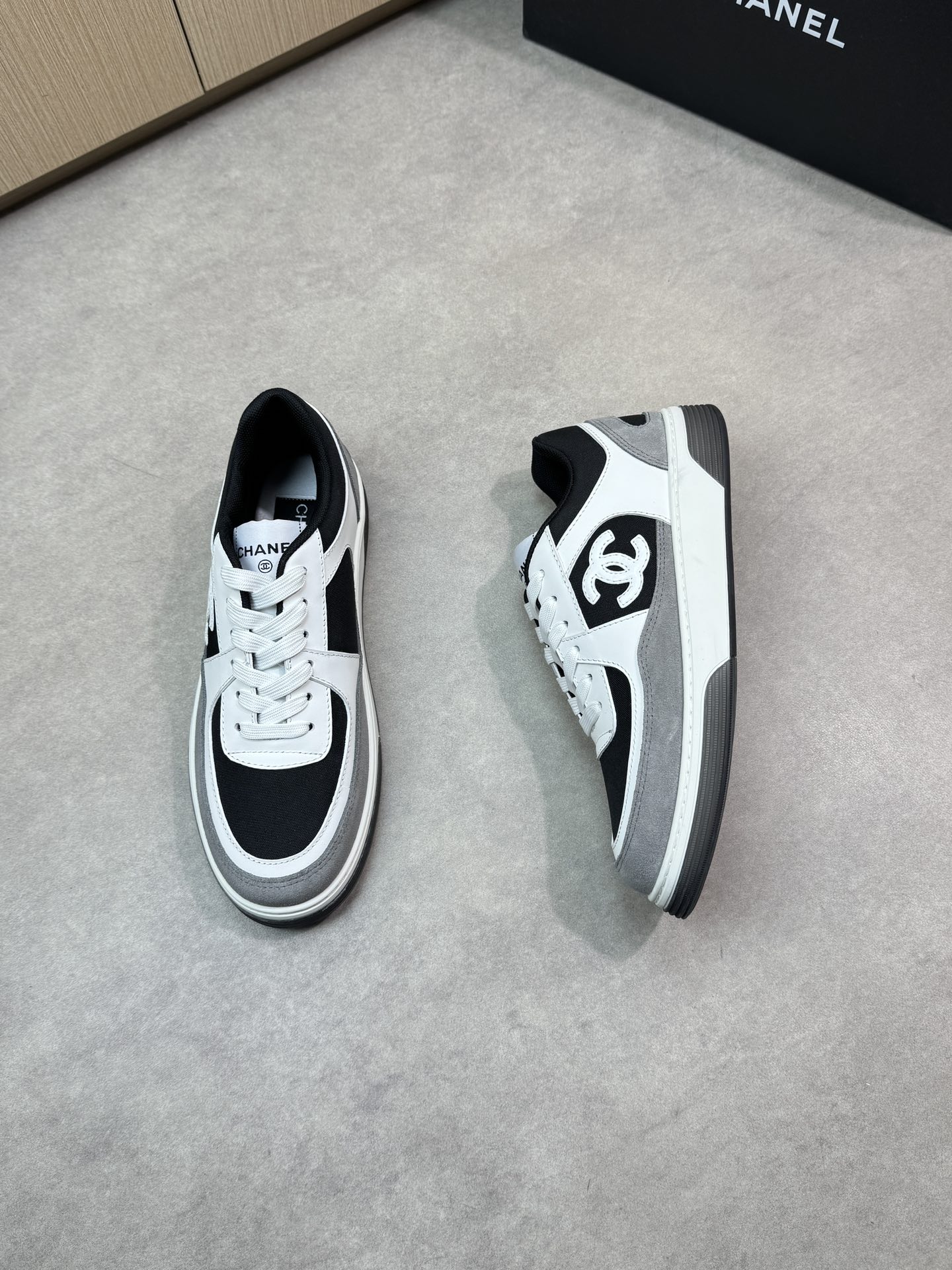 Chanel A貨灰白拼黑運動鞋 女士百搭低筒休閒鞋|超A仿原單精品圖片 14 Chanel A貨灰白拼黑運動鞋 女士百搭低筒休閒鞋|歐美奢侈品精品推薦