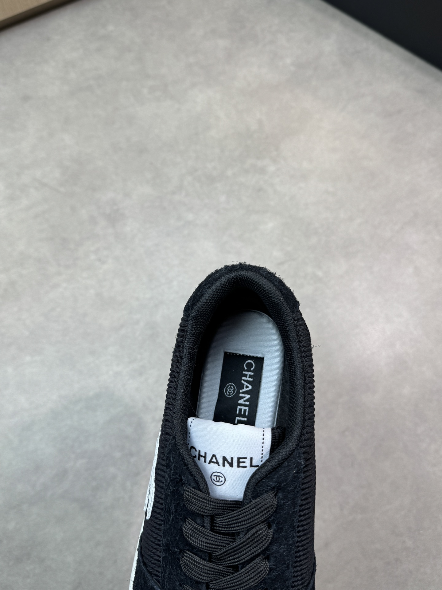 Chanel 一比一黑色針織運動鞋 女士輕盈透氣百搭休閒鞋｜歐美奢侈品精品推薦