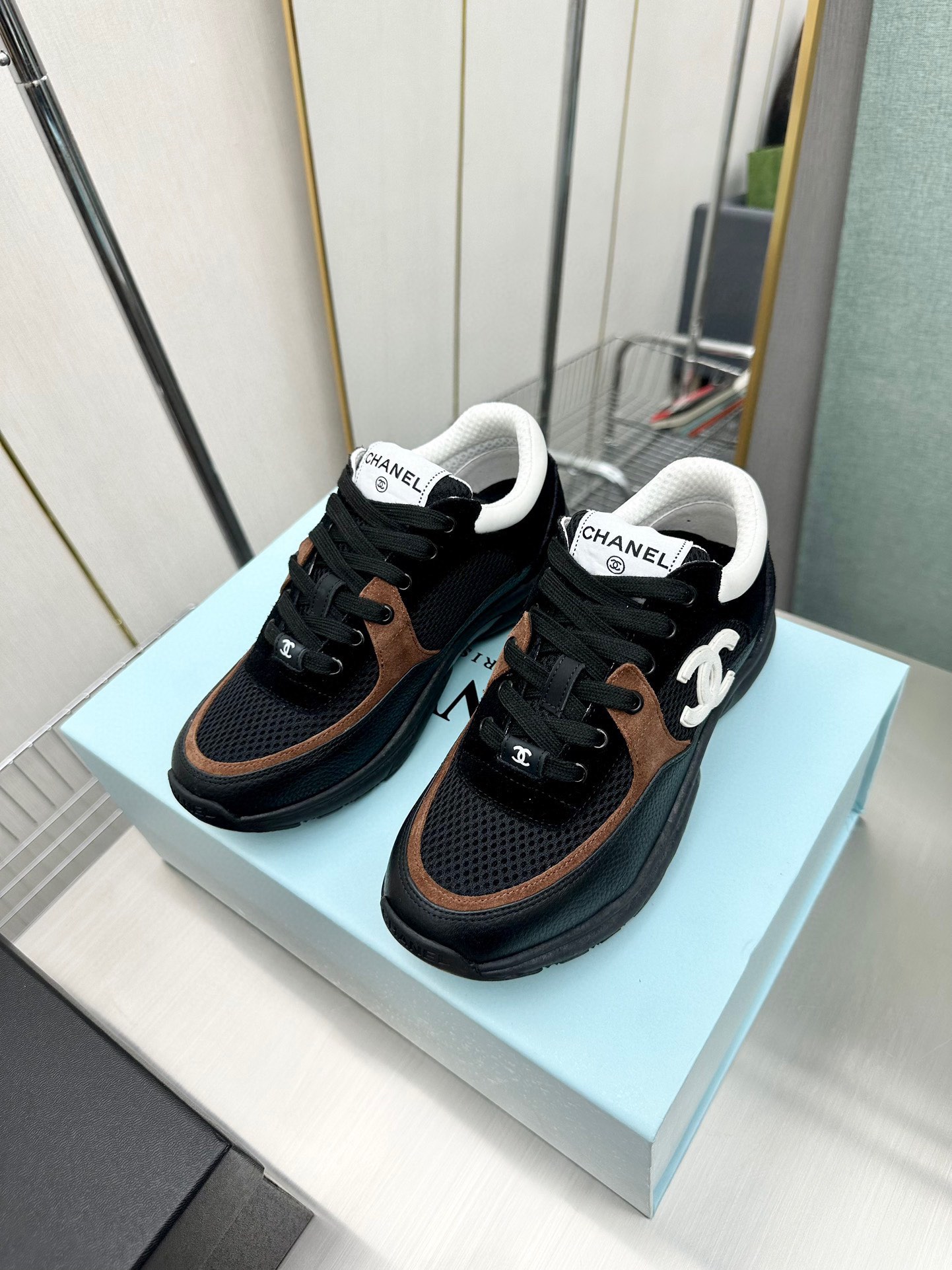 Chanel A貨黑棕拼色運動鞋 女士厚底潮流跑步鞋｜歐美奢侈品精品推薦