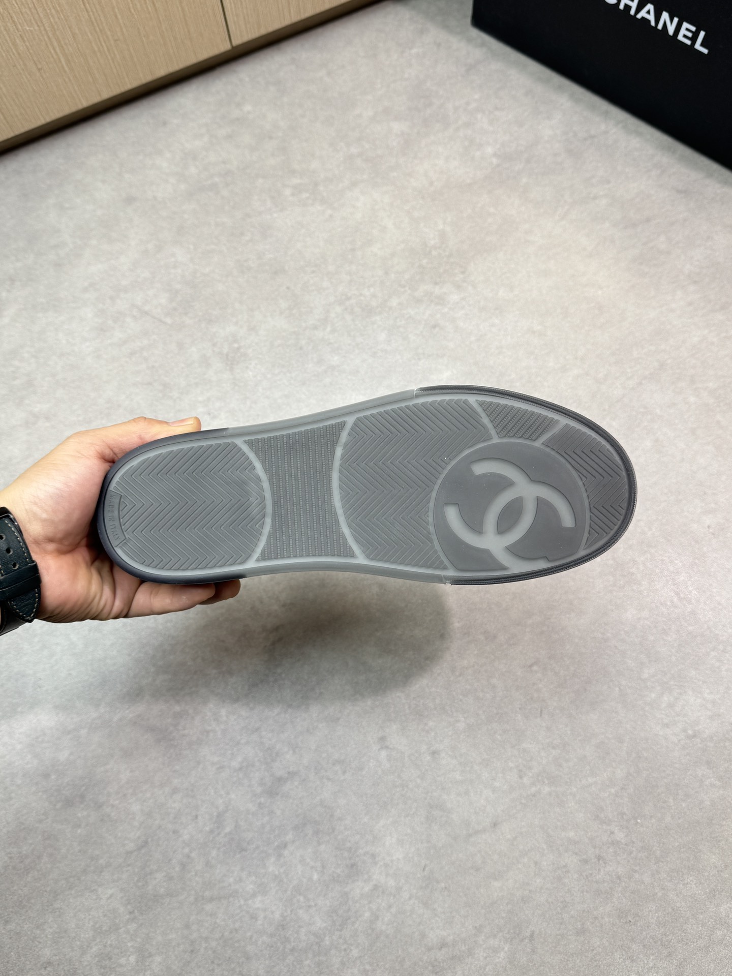 Chanel 黑白拼接高仿運動鞋 經典雙C設計 舒適百搭款|超A仿原單精品圖片 7 Chanel 黑白拼接高仿運動鞋 經典雙C設計 舒適百搭款|歐美奢侈品精品推薦