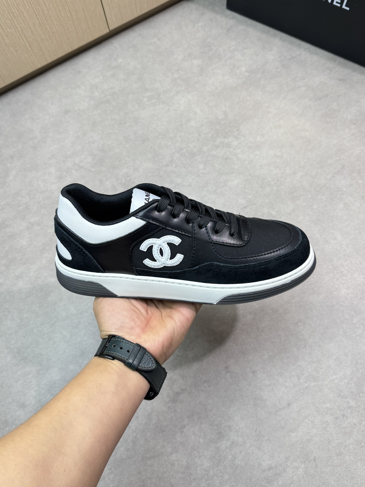 Chanel 黑灰高仿運動鞋 經典雙C標誌 輕盈百搭款|超A仿原單精品圖片 12 Chanel 黑灰高仿運動鞋 經典雙C標誌 輕盈百搭款|歐美奢侈品精品推薦