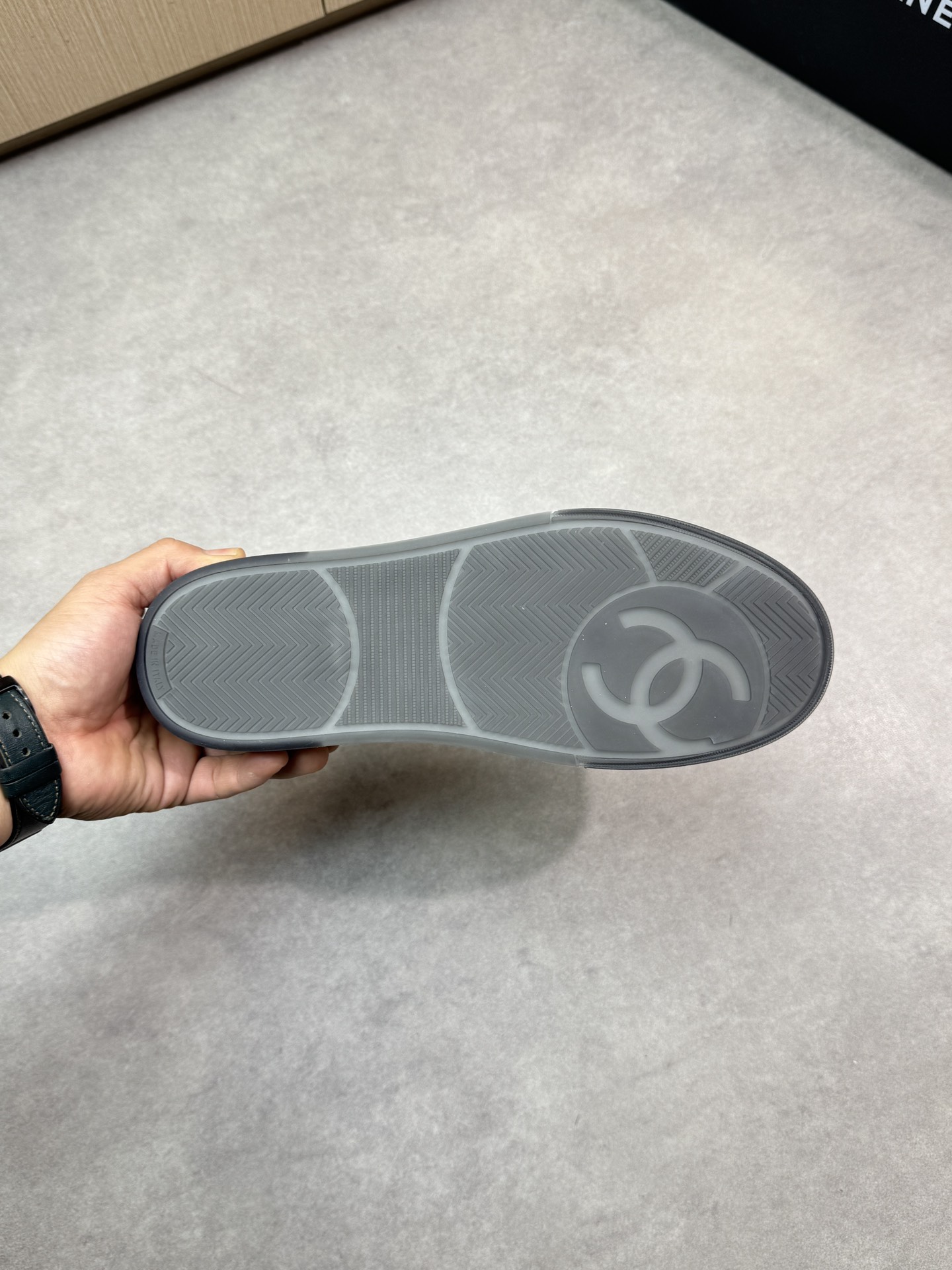 Chanel 黑灰高仿運動鞋 經典雙C標誌 輕盈百搭款|超A仿原單精品圖片 7 Chanel 黑灰高仿運動鞋 經典雙C標誌 輕盈百搭款|歐美奢侈品精品推薦