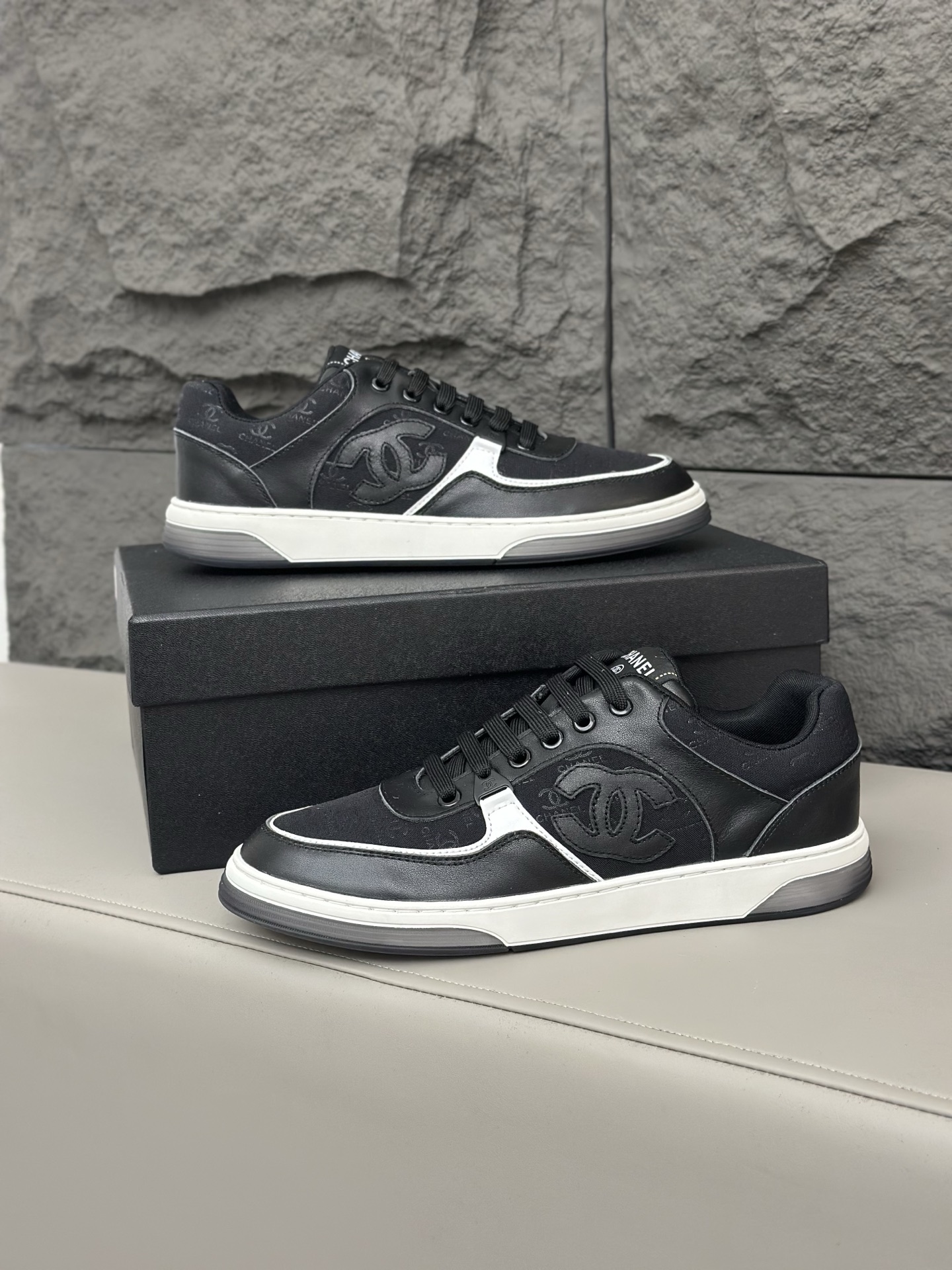 Chanel 黑白精品仿製運動鞋 經典雙C復古風格設計|超A仿原單精品圖片 7 Chanel 黑白精品仿製運動鞋 經典雙C復古風格設計|歐美奢侈品精品推薦