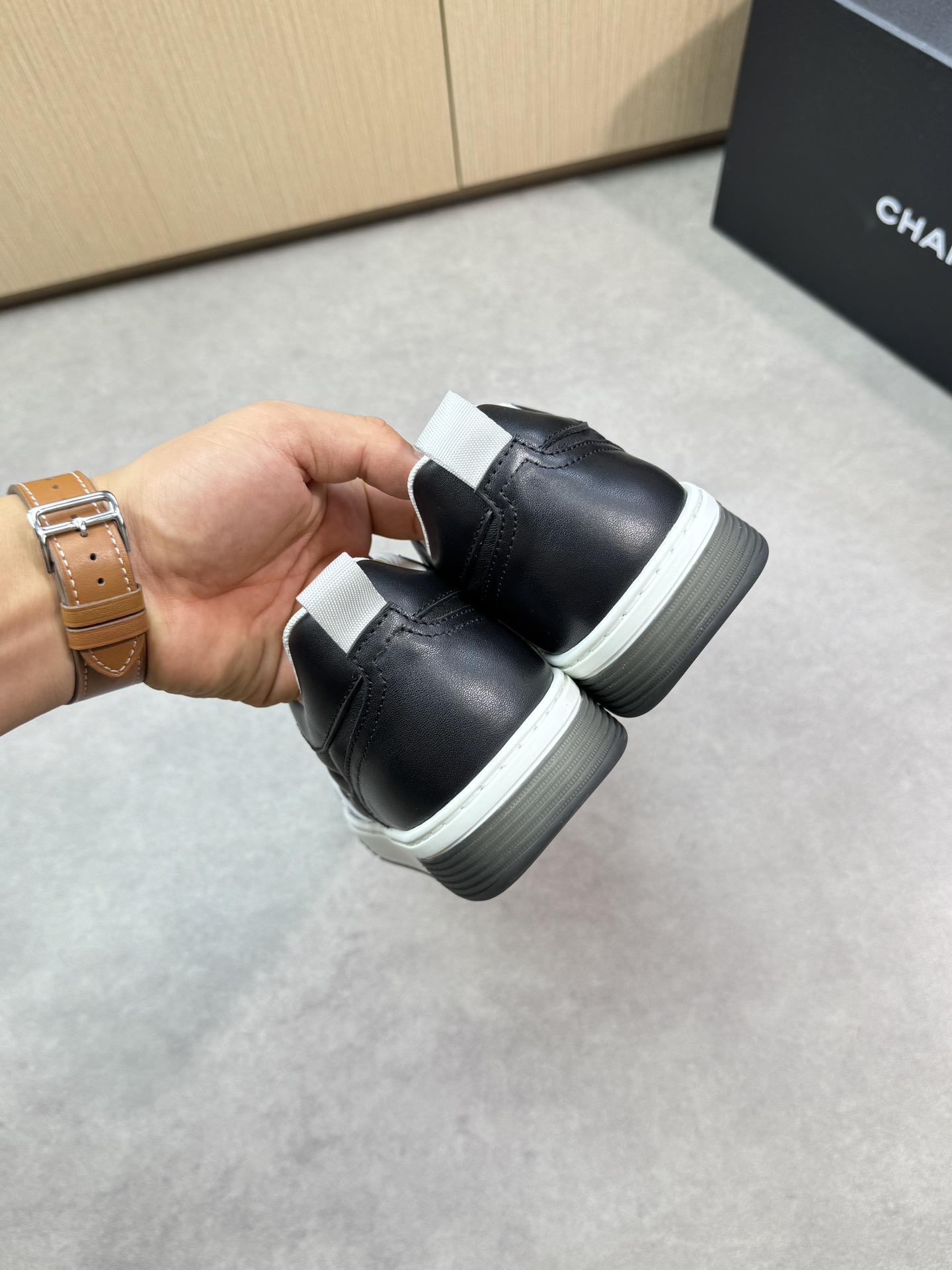 Chanel 高仿菱格紋運動鞋 黑白拼色經典雙C設計|超A仿原單精品圖片 8 Chanel 高仿菱格紋運動鞋 黑白拼色經典雙C設計|歐美奢侈品精品推薦