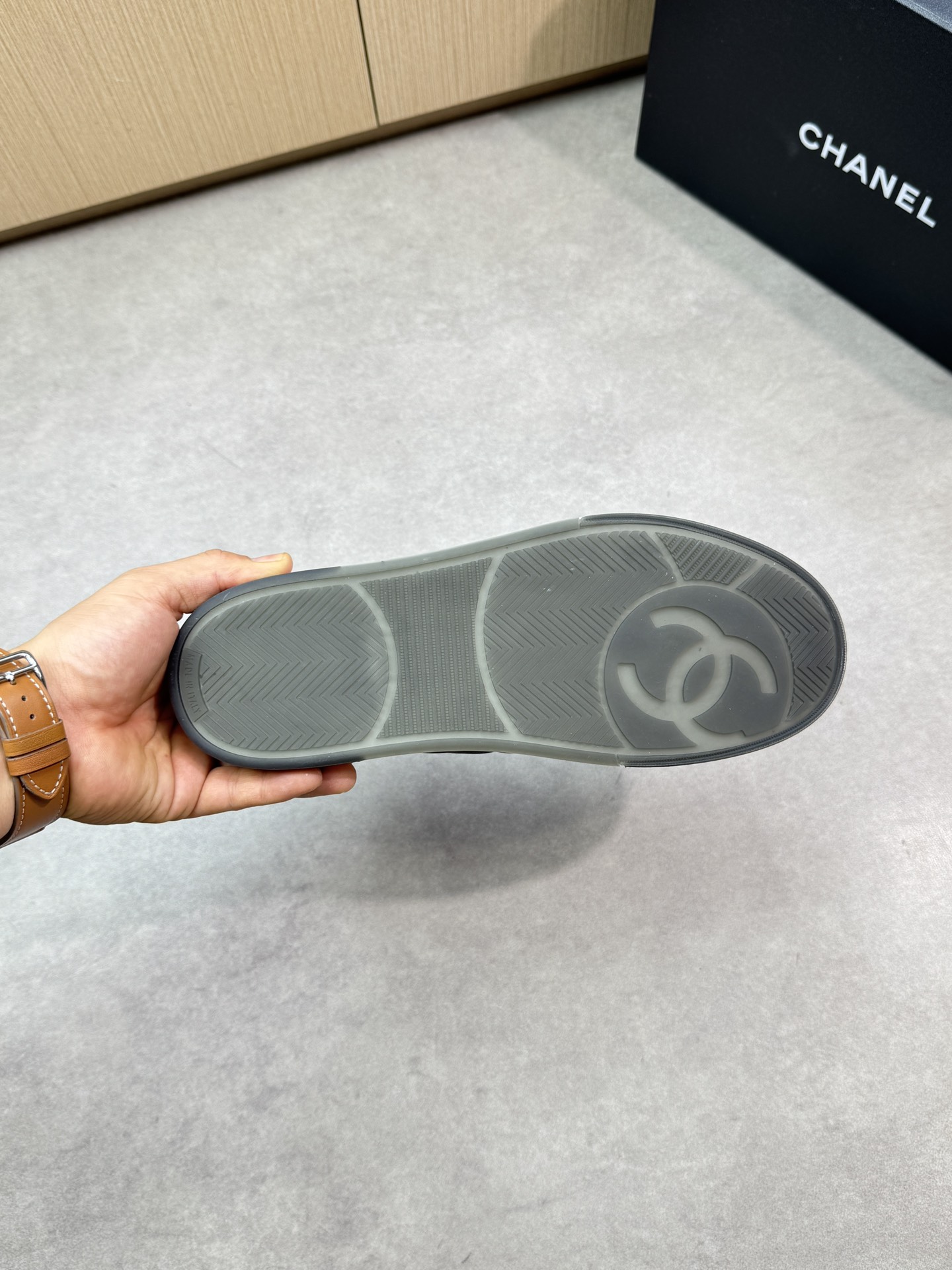Chanel 高仿菱格紋運動鞋 黑白拼色經典雙C設計|超A仿原單精品圖片 7 Chanel 高仿菱格紋運動鞋 黑白拼色經典雙C設計|歐美奢侈品精品推薦