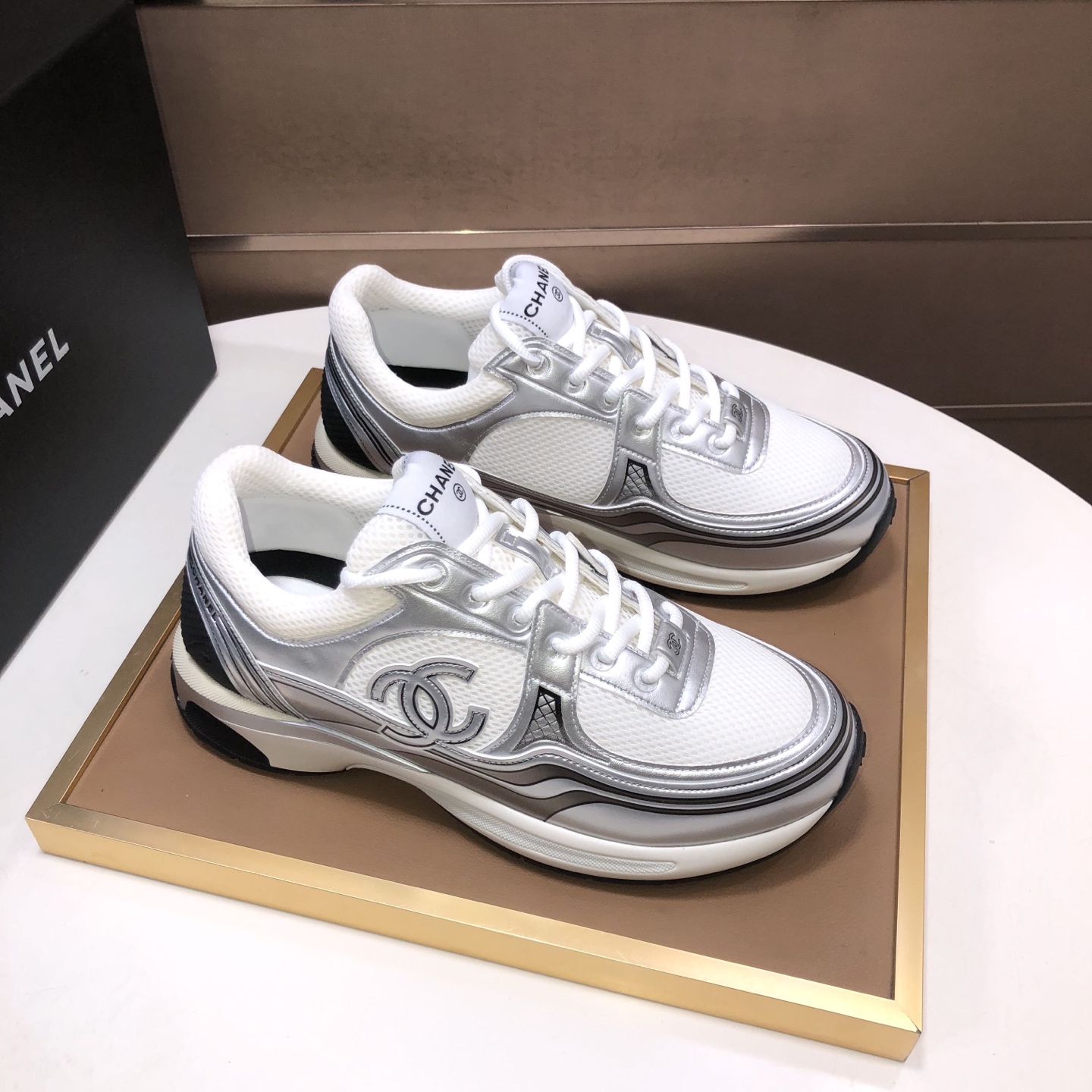 Chanel 高仿白銀拼接運動鞋 經典雙C設計