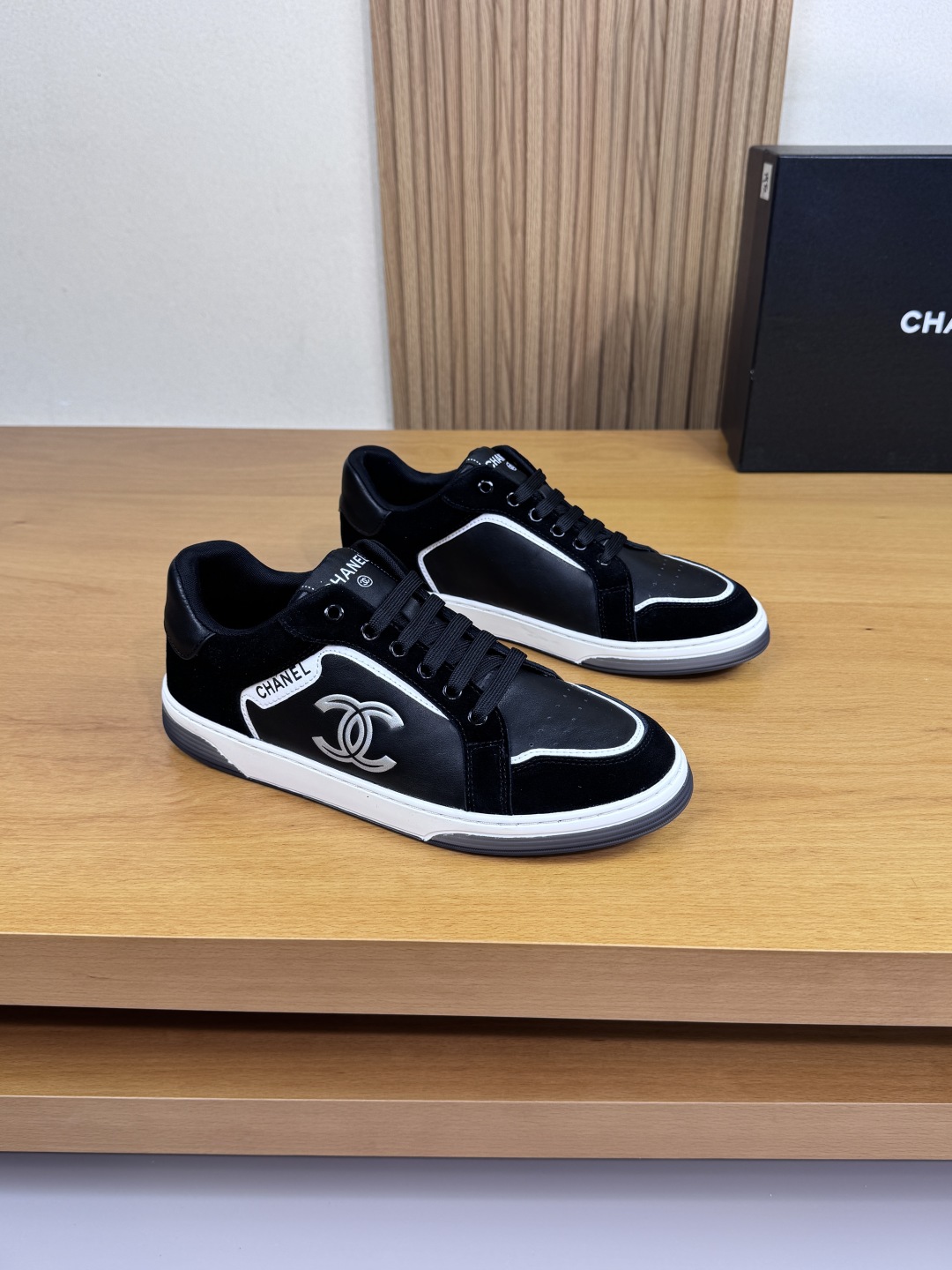 Chanel 高仿黑白拼接運動鞋 雙C立體經典設計