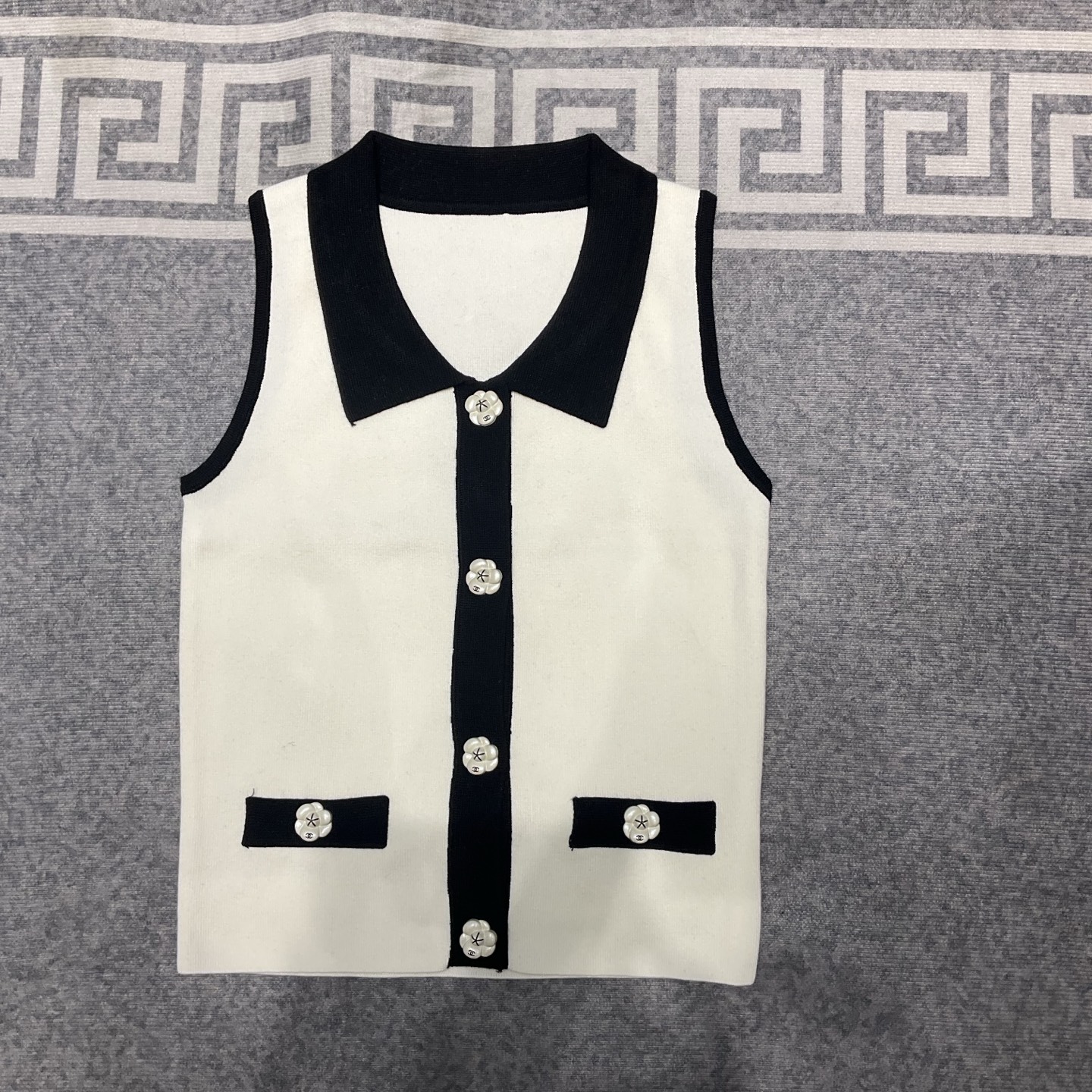 CHANEL 高仿無袖針織背心上衣 經典黑白配色 2025夏季百搭款｜歐美奢侈品精品推薦