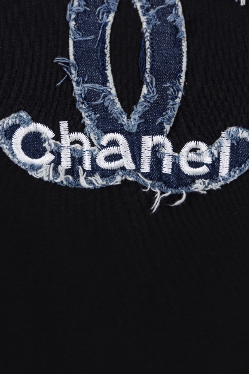 CHANEL高仿短袖T恤 男士牛仔LOGO設計黑色圓領上衣2025時尚新品｜歐美奢侈品精品推薦