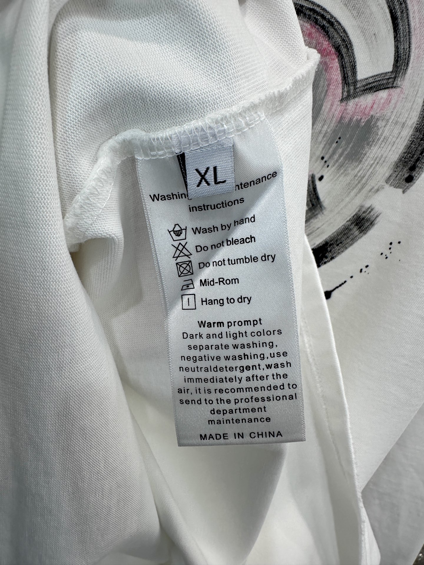 CHANEL高仿長袖T恤 女士手繪風LOGO印花設計 白色休閒上衣2025新款|超A仿原單精品圖片 10 CHANEL高仿長袖T恤 女士手繪風LOGO印花設計 白色休閒上衣2025新款|歐美奢侈品精品推薦