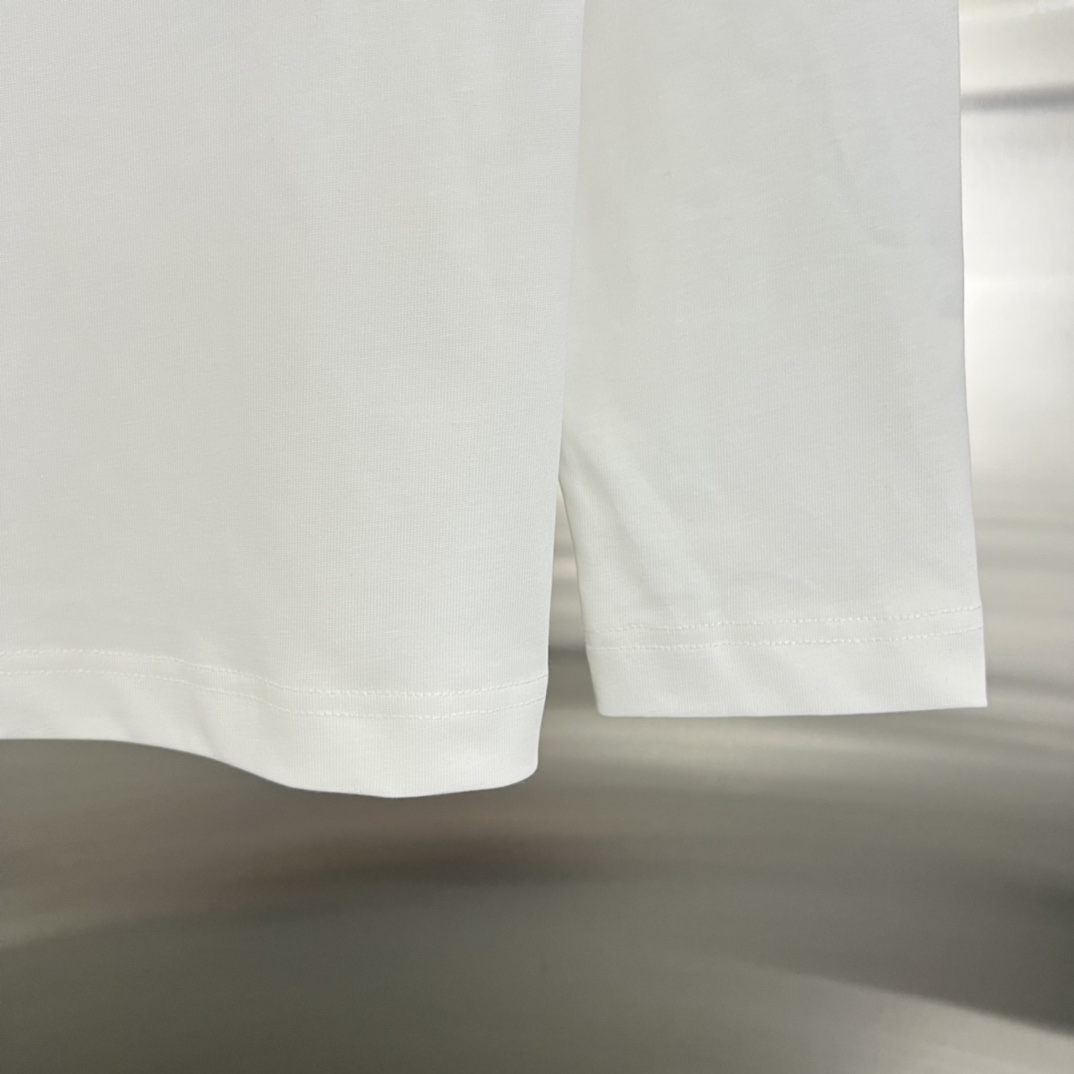 CHANEL高仿長袖T恤 女士白色漸層碎片LOGO印花上衣2025新款|超A仿原單精品圖片 8 CHANEL高仿長袖T恤 女士白色漸層碎片LOGO印花上衣2025新款|歐美奢侈品精品推薦