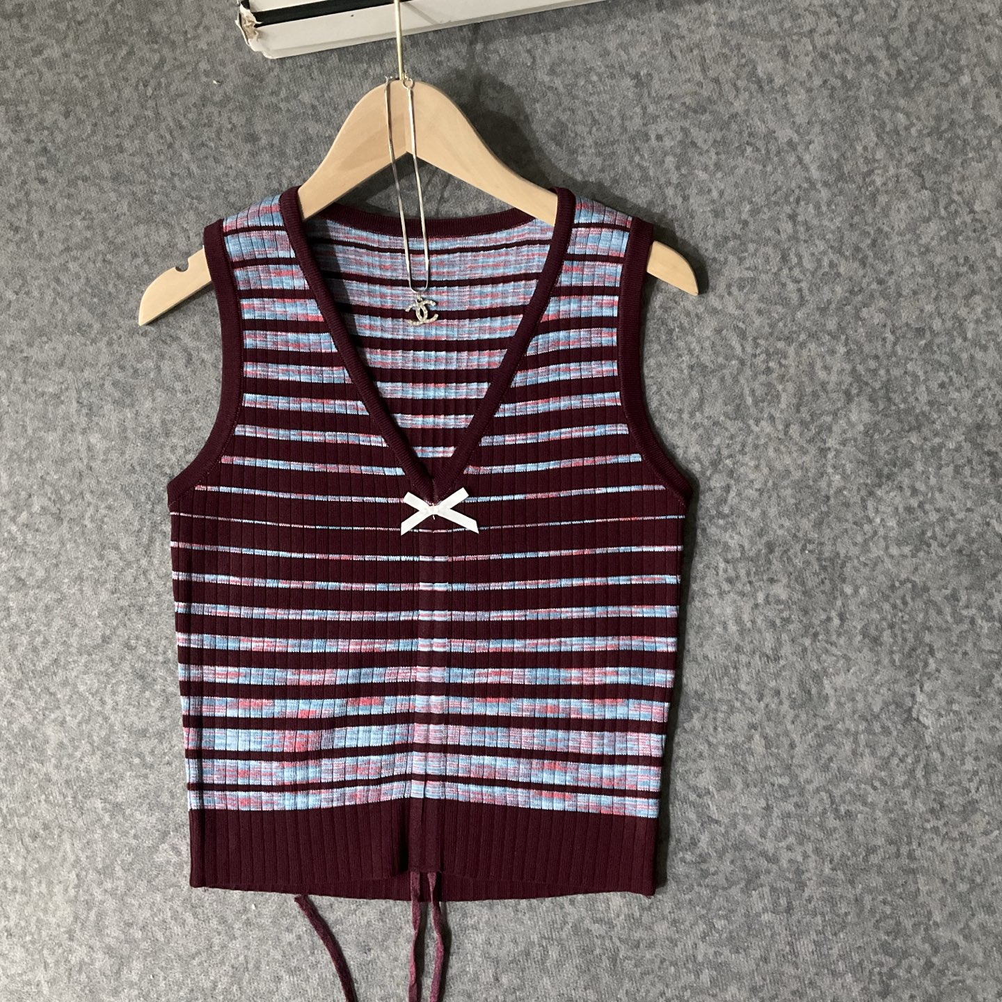 CHANEL原單仿製針織背心 女士條紋V領設計 三色可選|超A仿原單精品圖片 10 CHANEL原單仿製針織背心 女士條紋V領設計 三色可選|歐美奢侈品精品推薦