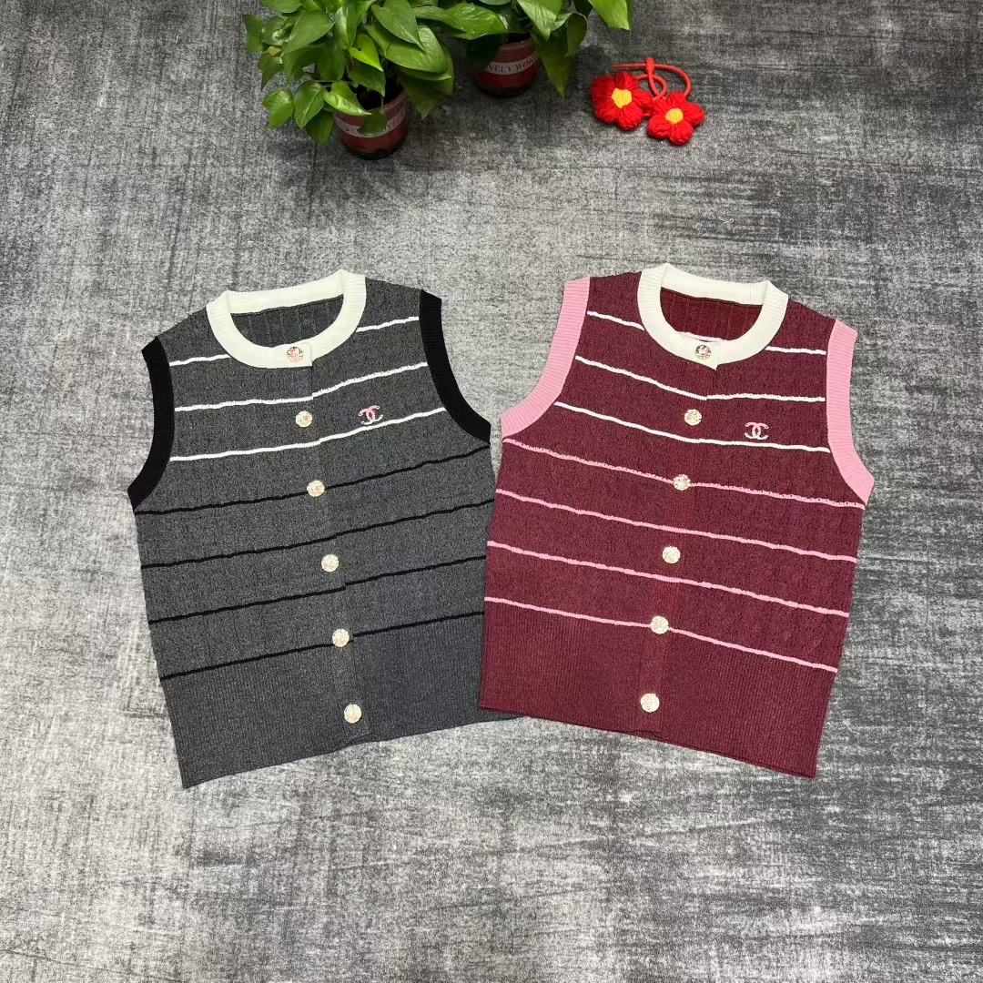 CHANEL條紋針織背心 女款原單精品仿製 優雅修身設計|超A仿原單精品圖片 2 CHANEL條紋針織背心 女款原單精品仿製 優雅修身設計|歐美奢侈品精品推薦