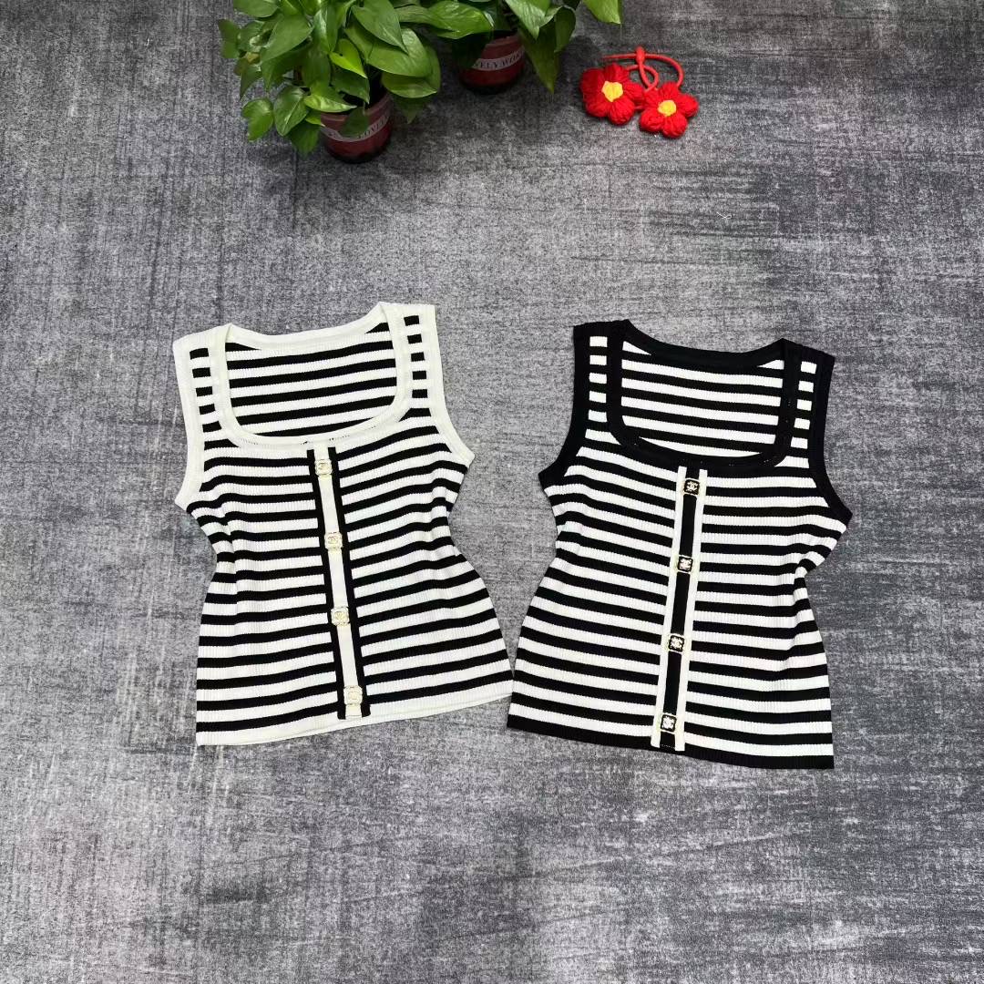 CHANEL條紋金扣針織背心 高仿精品夏季女款上衣|超A仿原單精品圖片 2 CHANEL條紋金扣針織背心 高仿精品夏季女款上衣|歐美奢侈品精品推薦