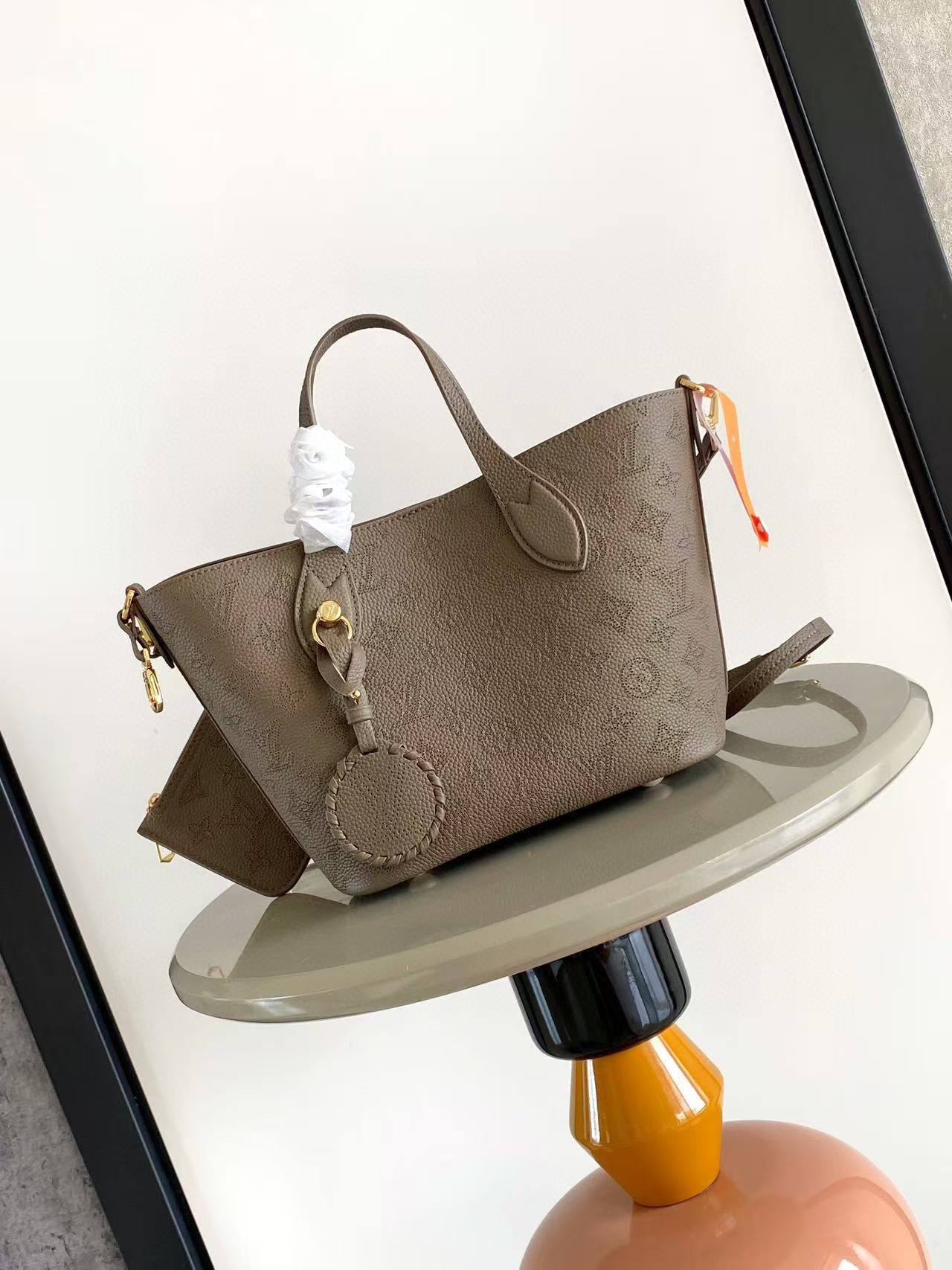 LV高仿女士手提托特包壓花皮革氣質通勤款2025新品