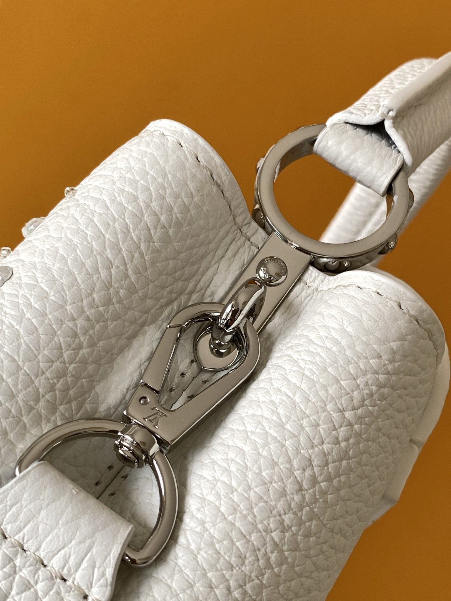 LV精品仿製女士手提包白色鑽飾刺繡小號款 奢華時尚氣質造型｜歐美奢侈品精品推薦