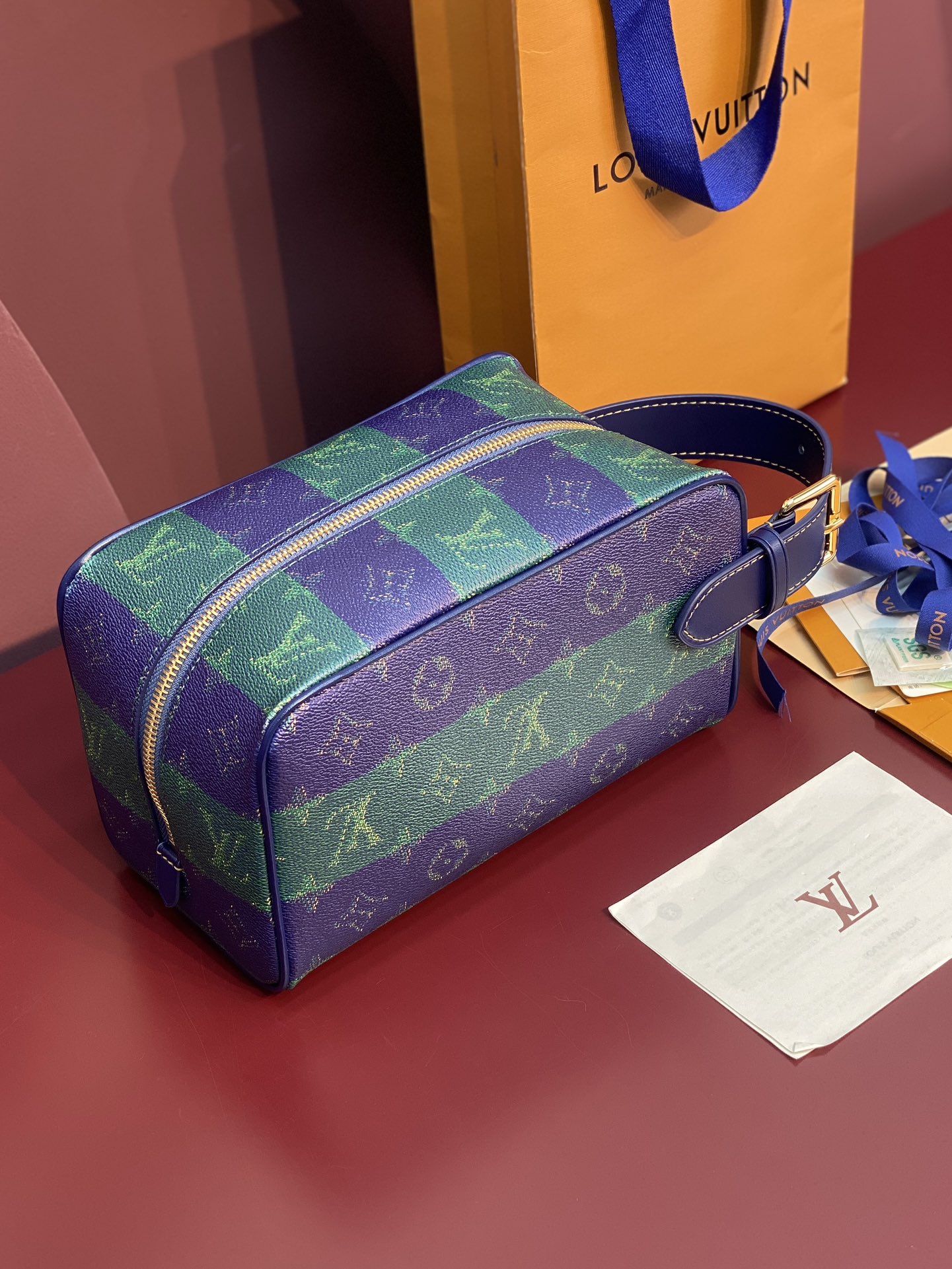 LV高仿男士洗漱包藍綠棋盤格設計 潮流質感手提收納包