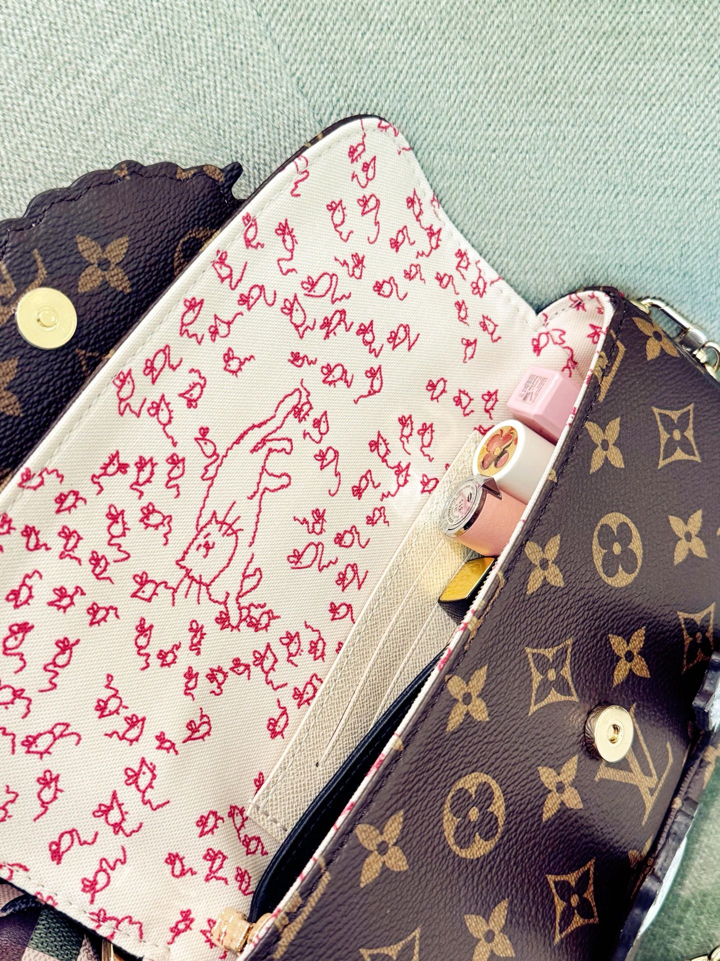 LV一比一卡通貓手拿包經典老花鏈條設計 女士精品潮流款｜歐美奢侈品精品推薦